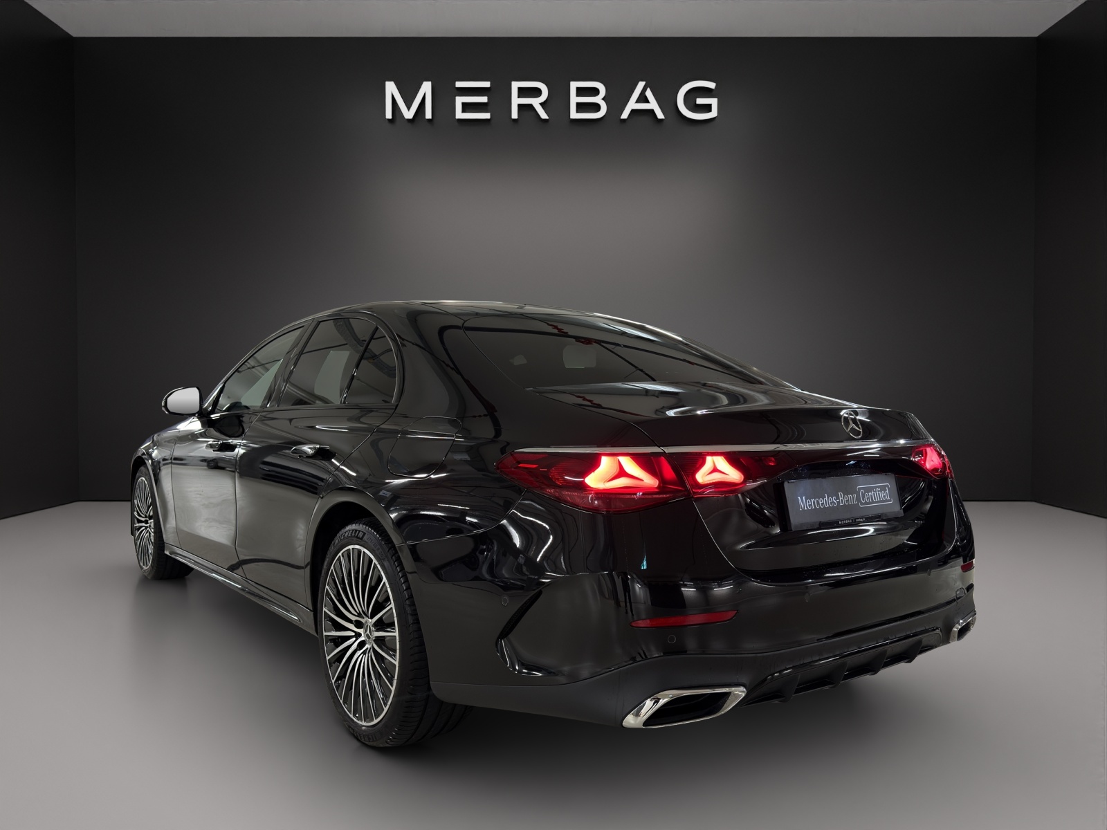 MERCEDES-BENZ E 400 e 4Matic AMG-Line 9G-Tronic - 6