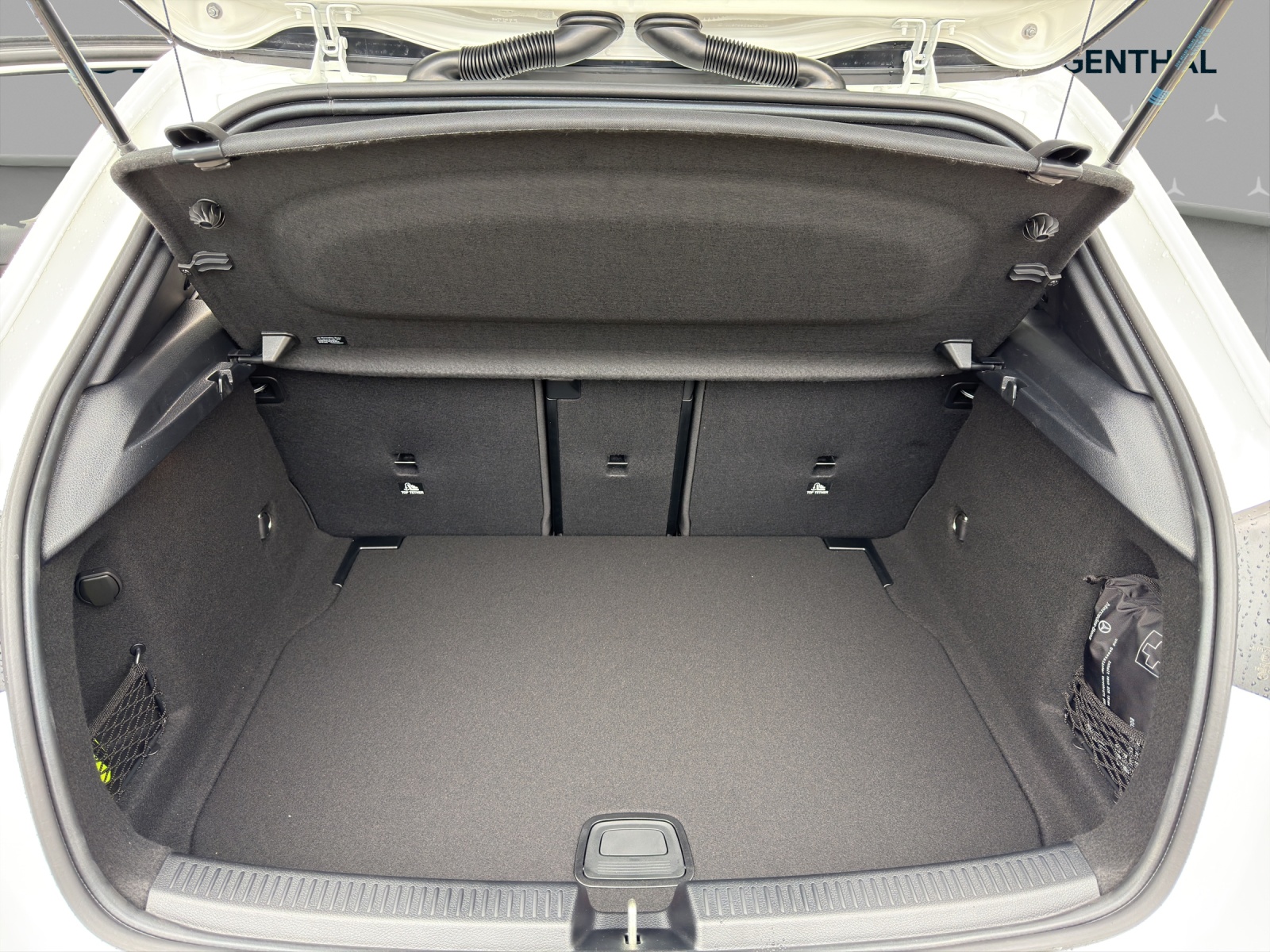 MERCEDES-BENZ A 200 Night Star 7G-DCT - 15