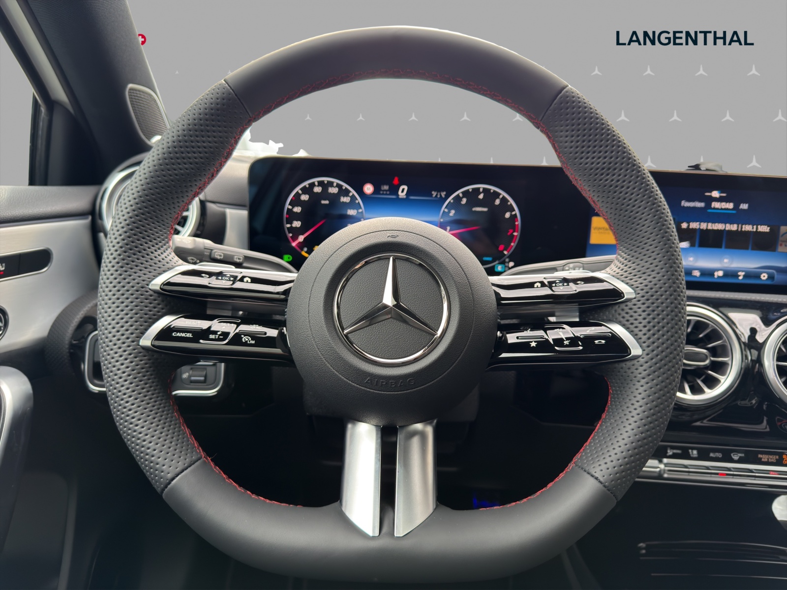 MERCEDES-BENZ A 200 Night Star 7G-DCT - 10