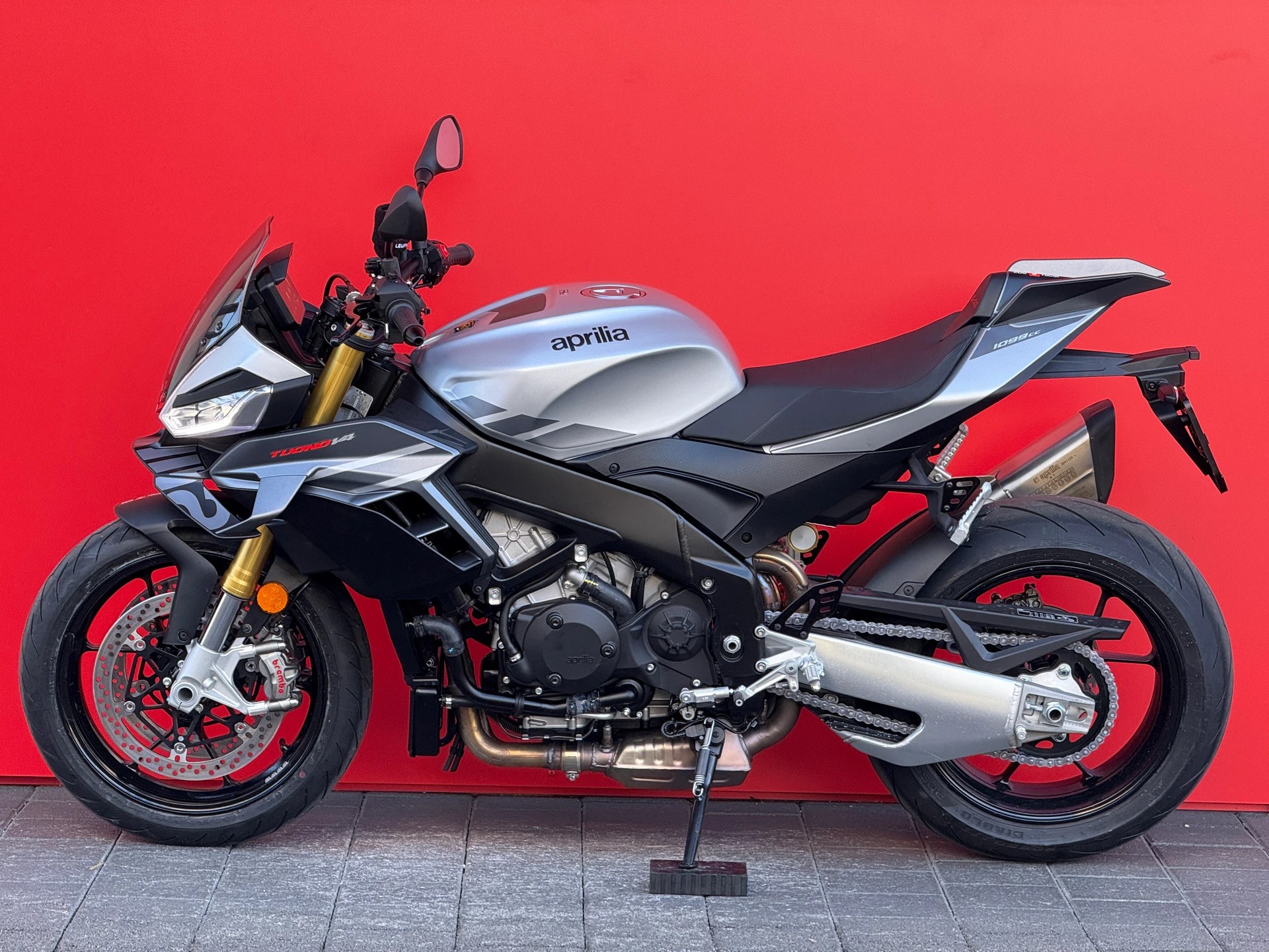 APRILIA Tuono V4 1100 - 9