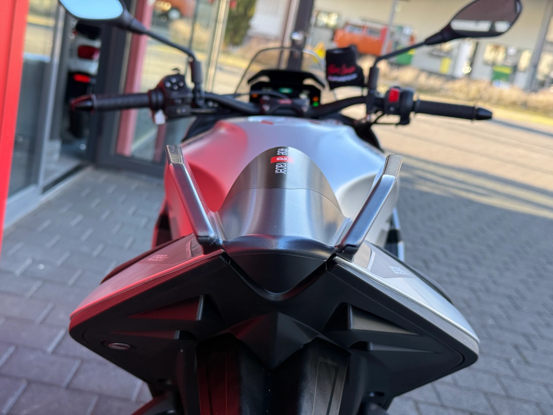 APRILIA Tuono V4 1100 - 16