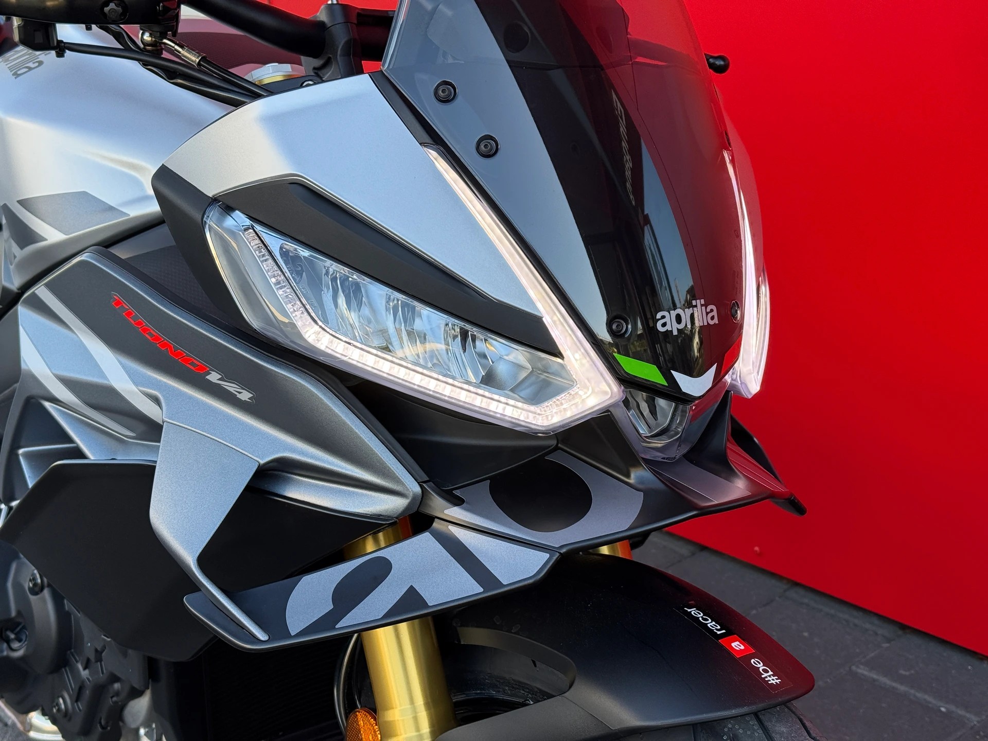 APRILIA Tuono V4 1100 - 10