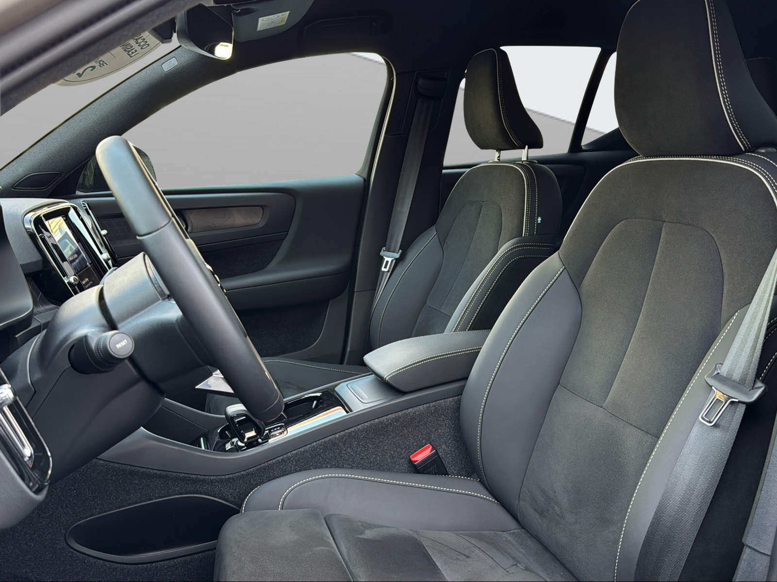 VOLVO XC40 Recharge E80 82kWh Plus AWD - 9