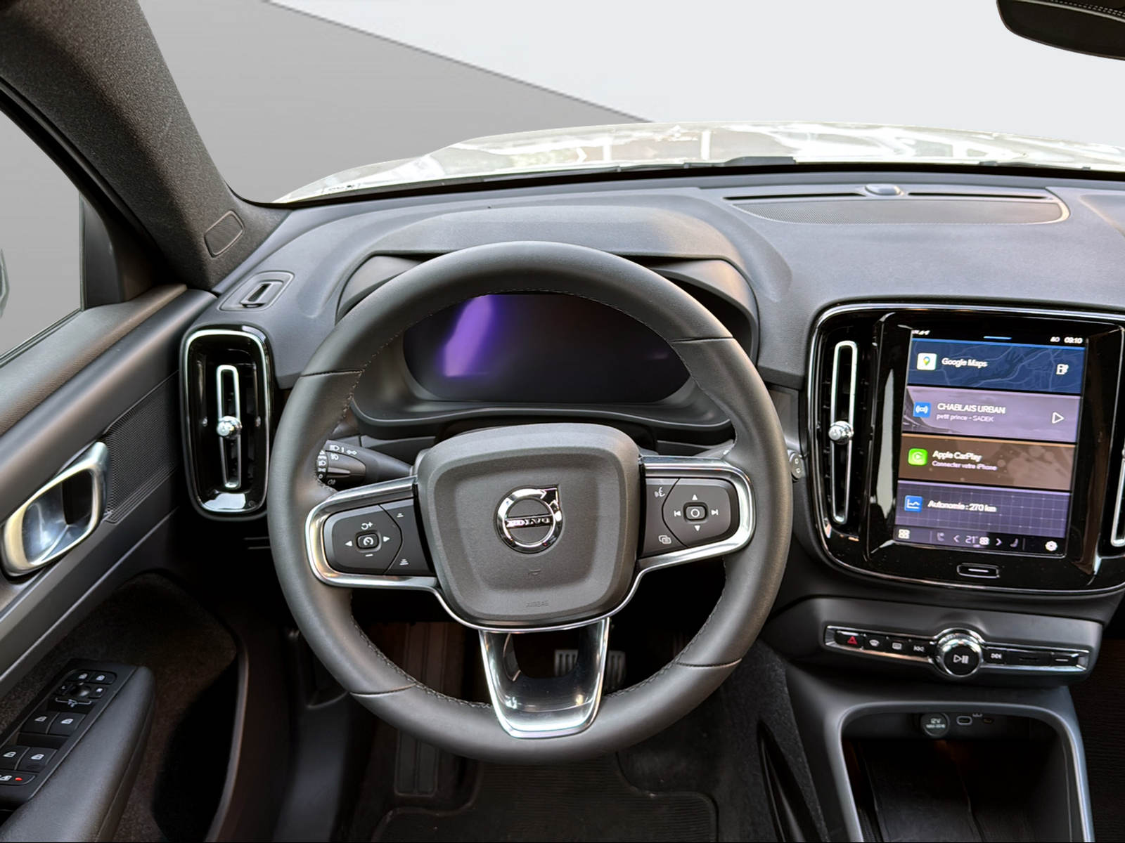 VOLVO XC40 Recharge E80 82kWh Plus AWD - 11