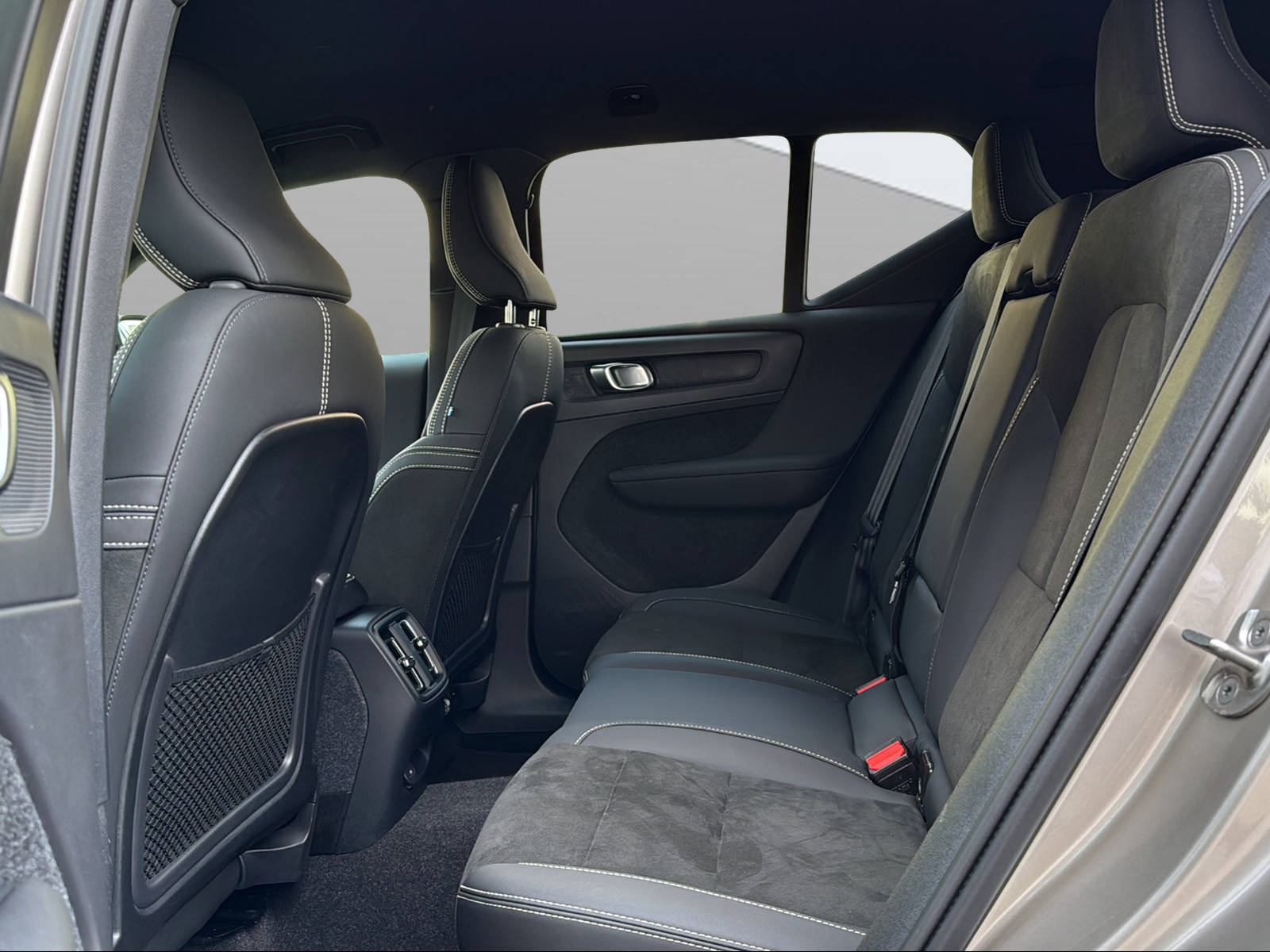 VOLVO XC40 Recharge E80 82kWh Plus AWD - 15
