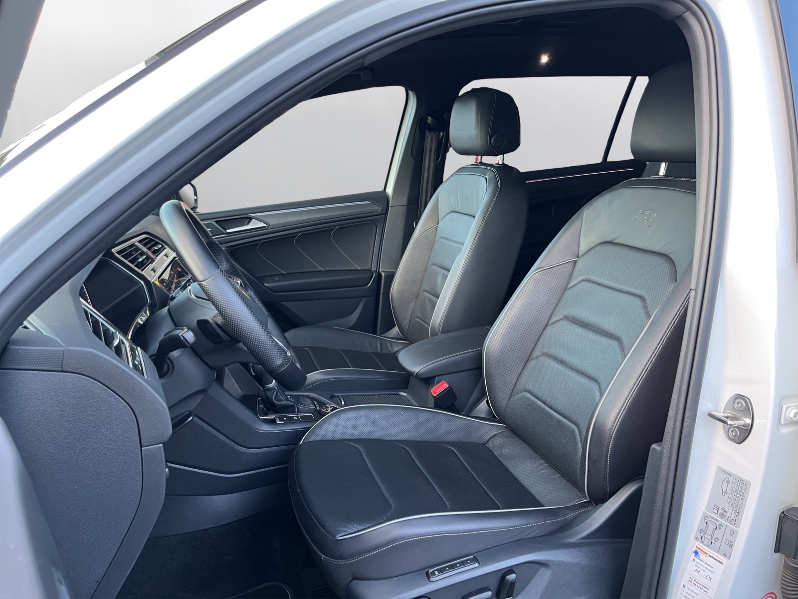 VW Tiguan Allspace 2.0TSI R-Line 4Motion DSG - 10