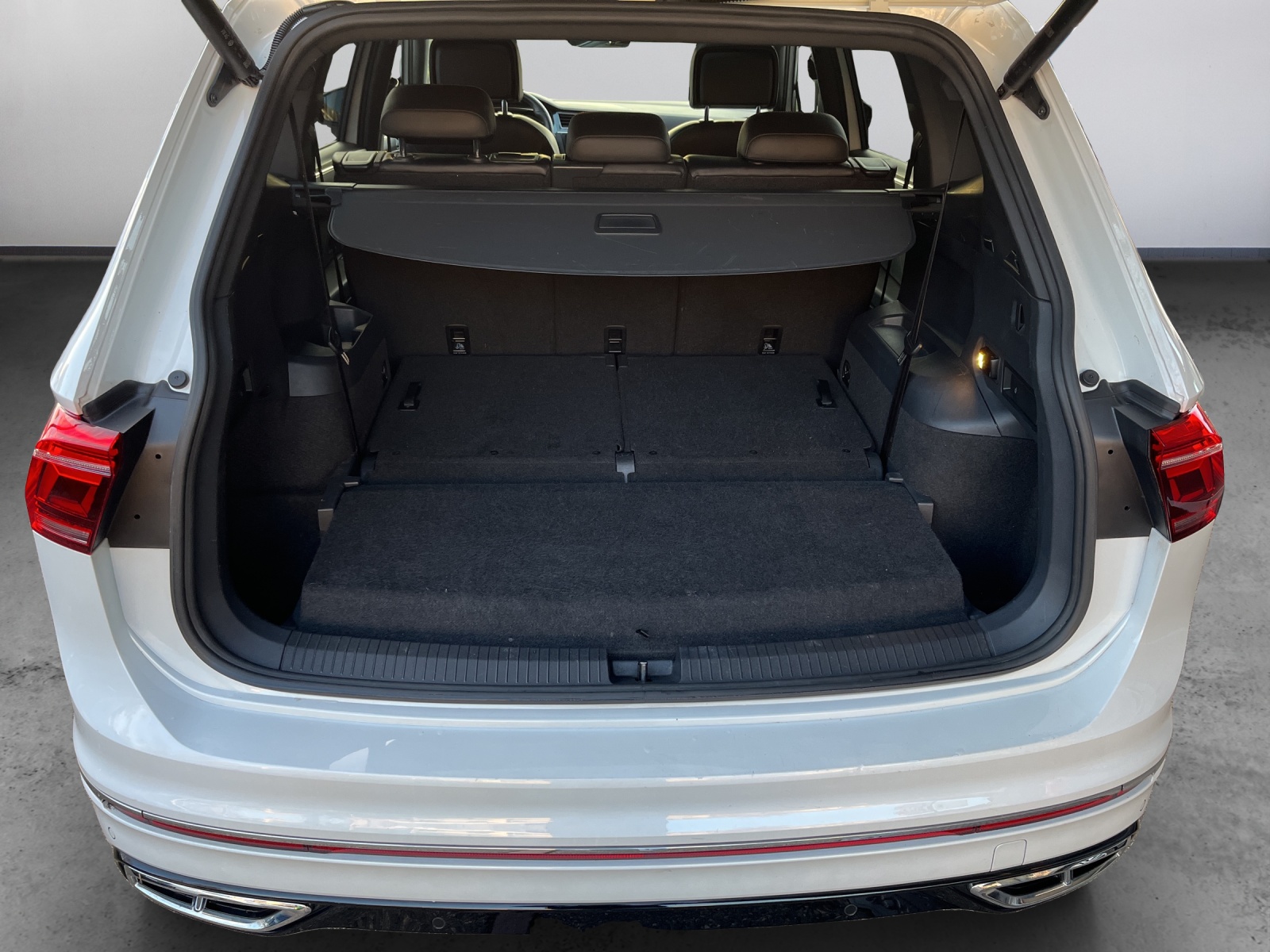 VW Tiguan Allspace 2.0TSI R-Line 4Motion DSG - 12