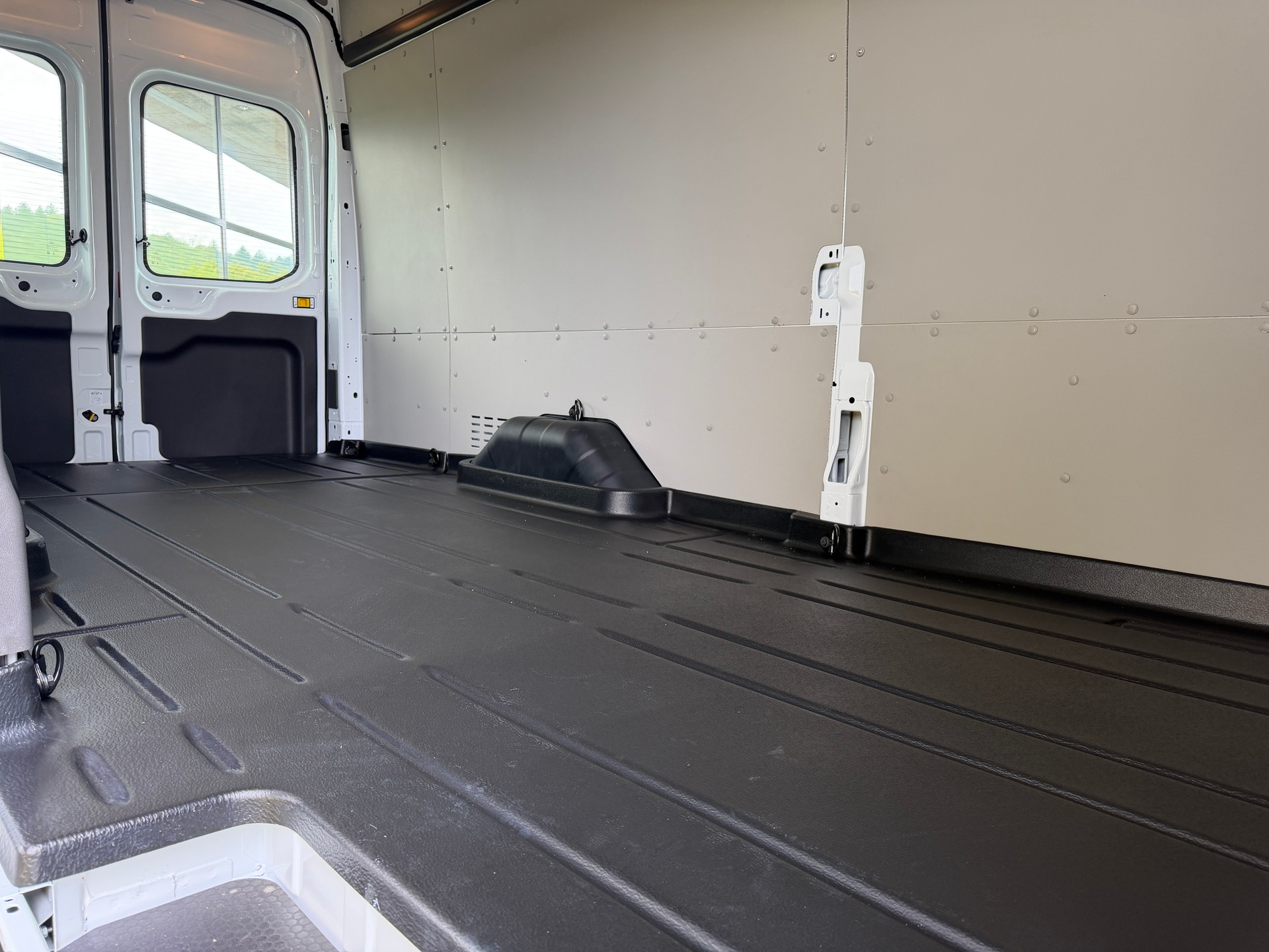 FORD Transit Van 350 L4 H3 Trend 2.0 TDCi 165 RWD - 11