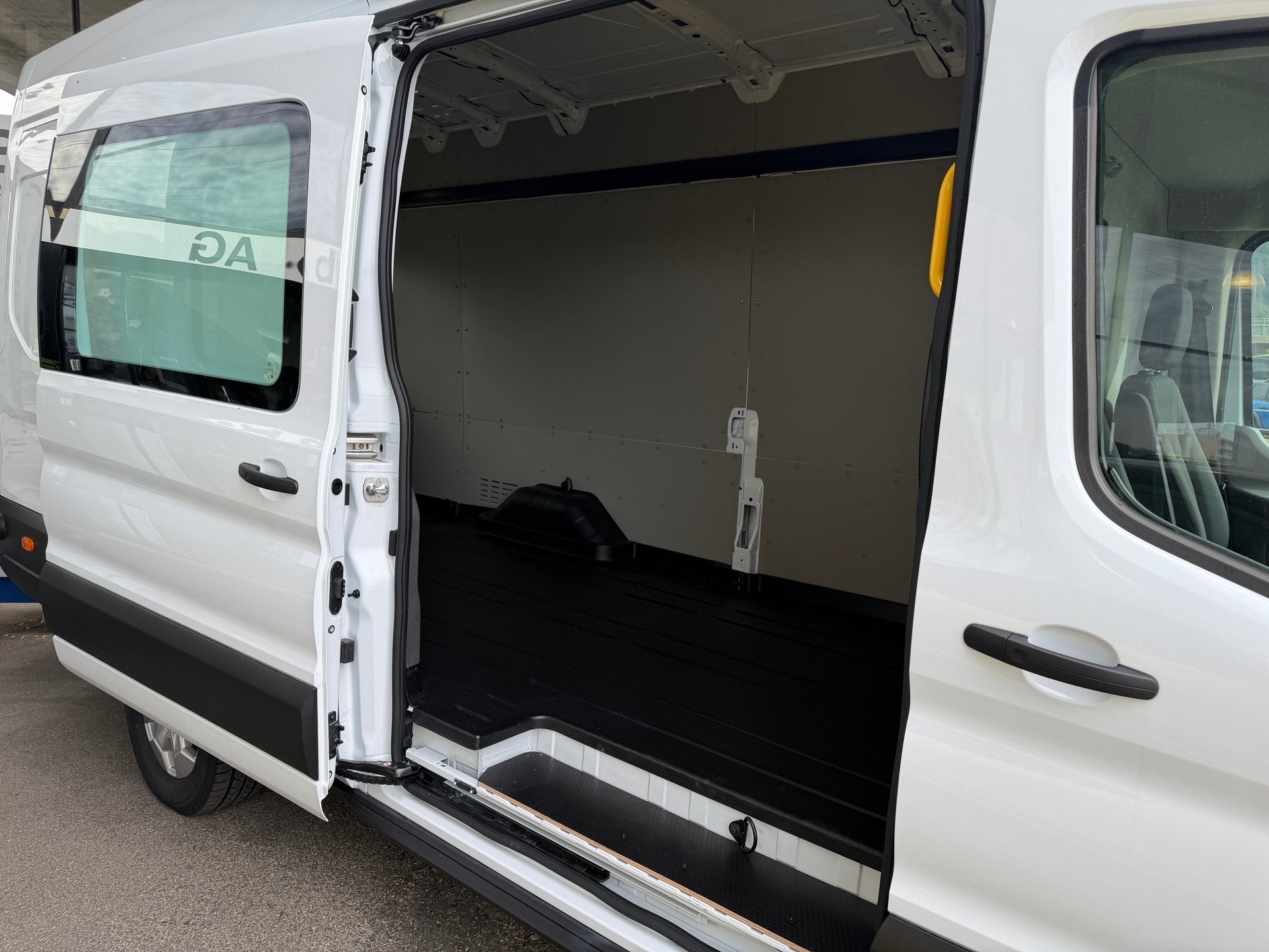 FORD Transit Van 350 L4 H3 Trend 2.0 TDCi 165 RWD - 10