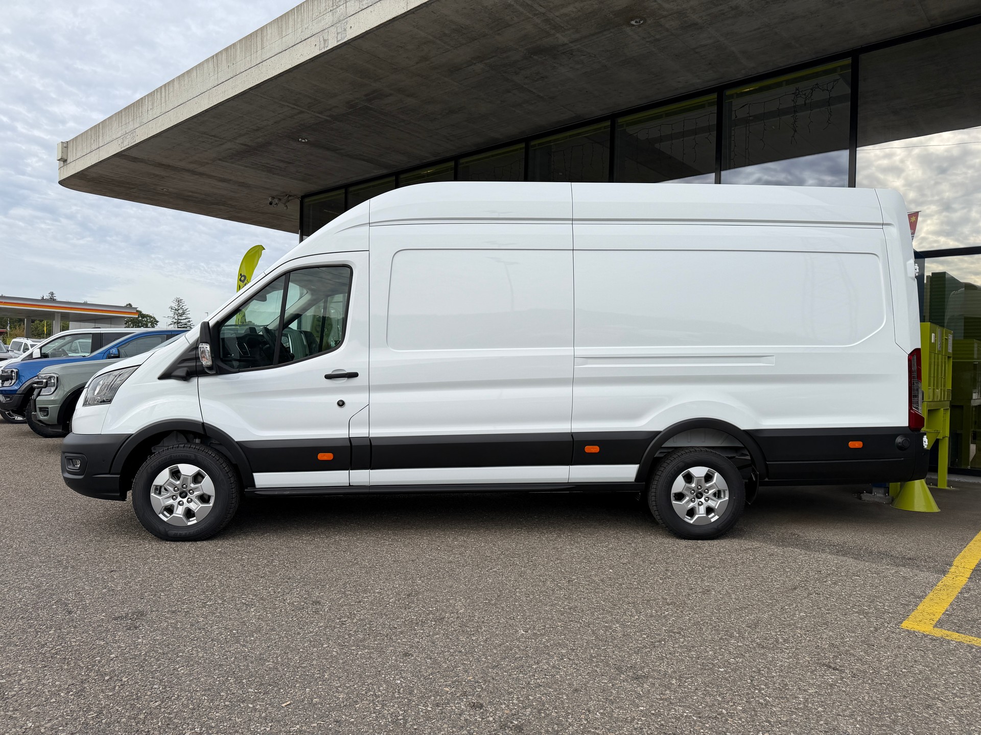 FORD Transit Van 350 L4 H3 Trend 2.0 TDCi 165 RWD - 4