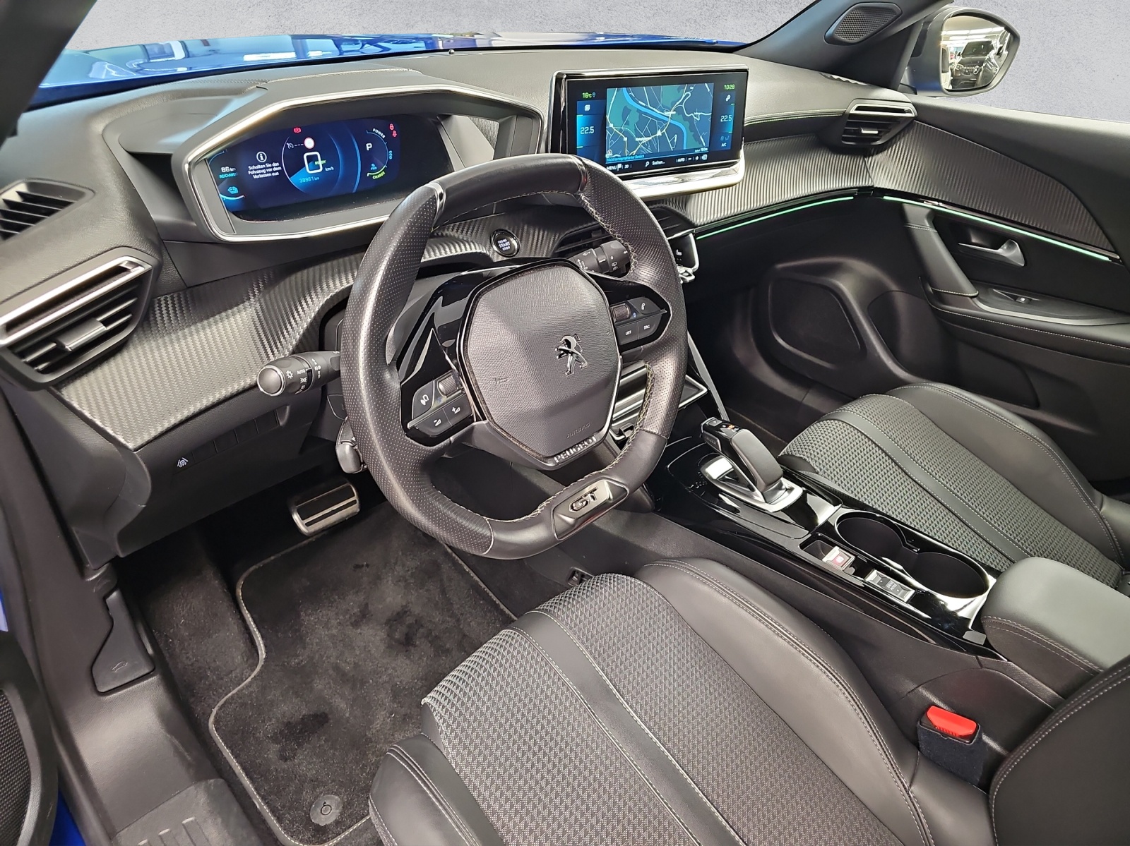 PEUGEOT 2008 e GT - 7