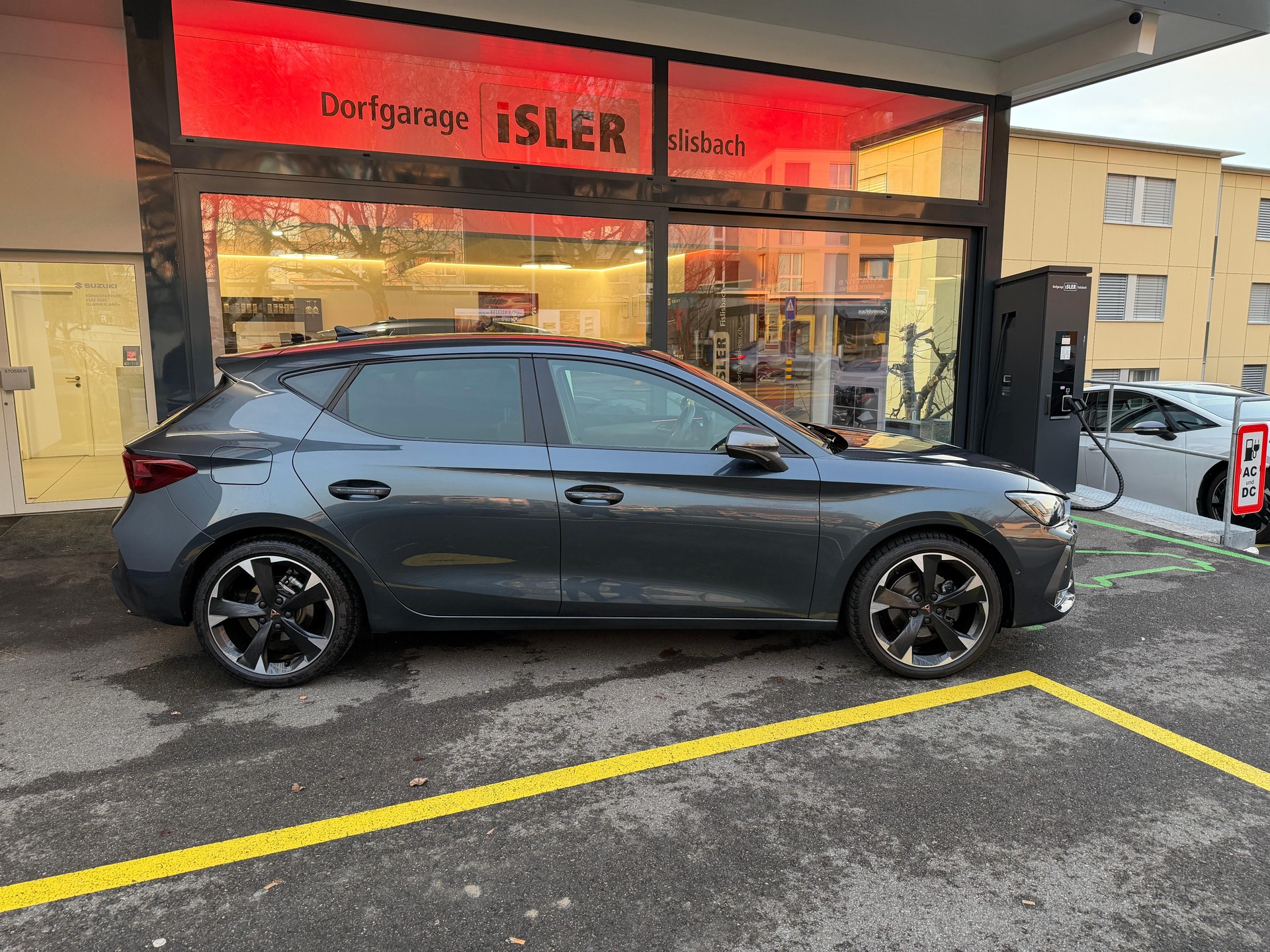 CUPRA Leon 1.5 eTSI DSG - 2