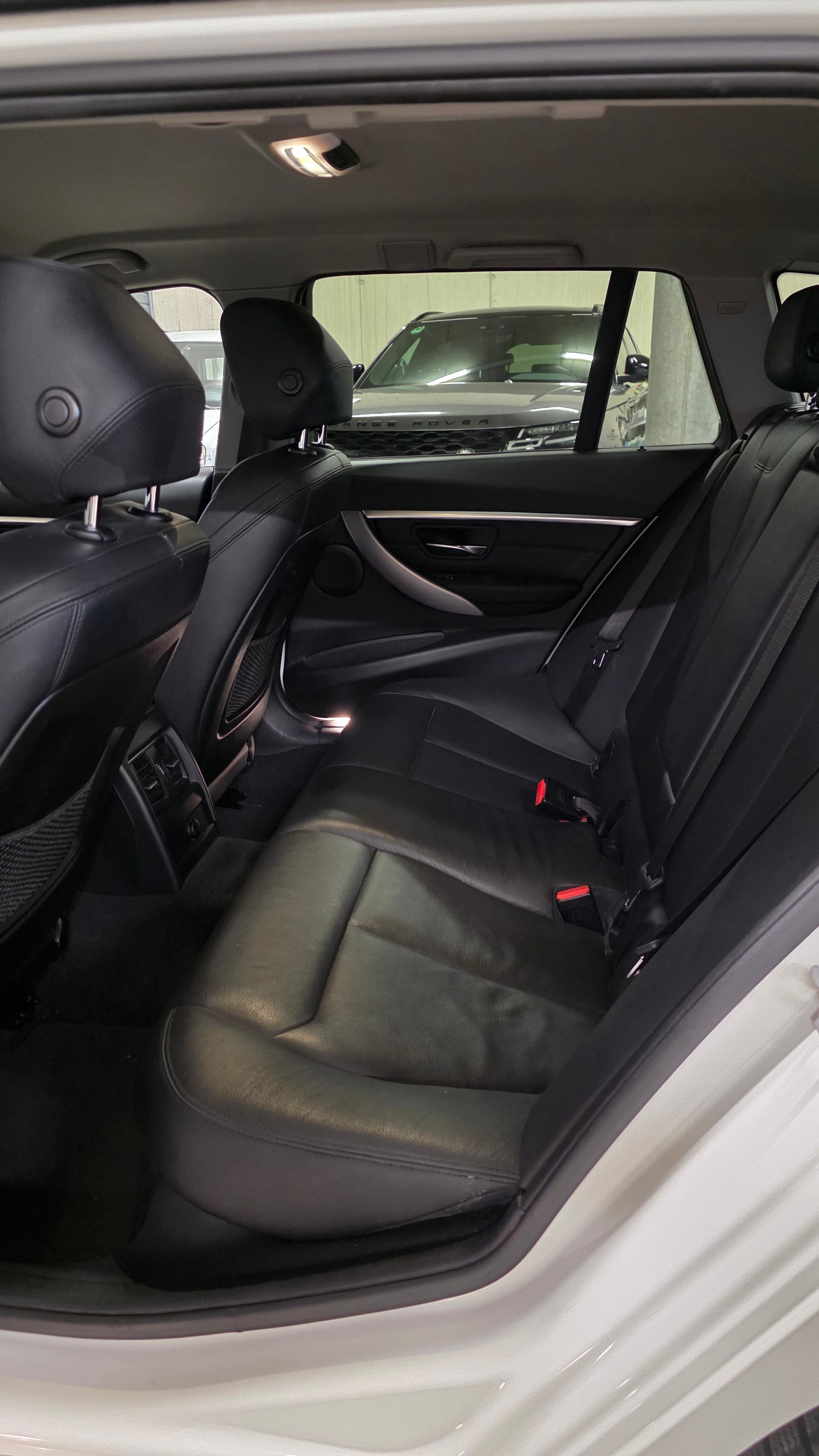 BMW 320d xDrive Touring Sport Line Steptronic - 9