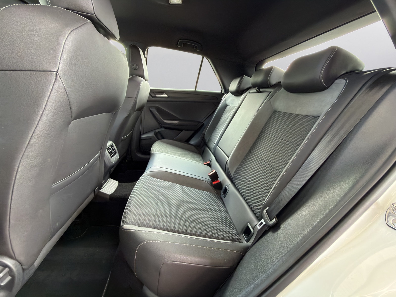 VW T-Roc 2.0 TSI R DSG 4Motion - 11