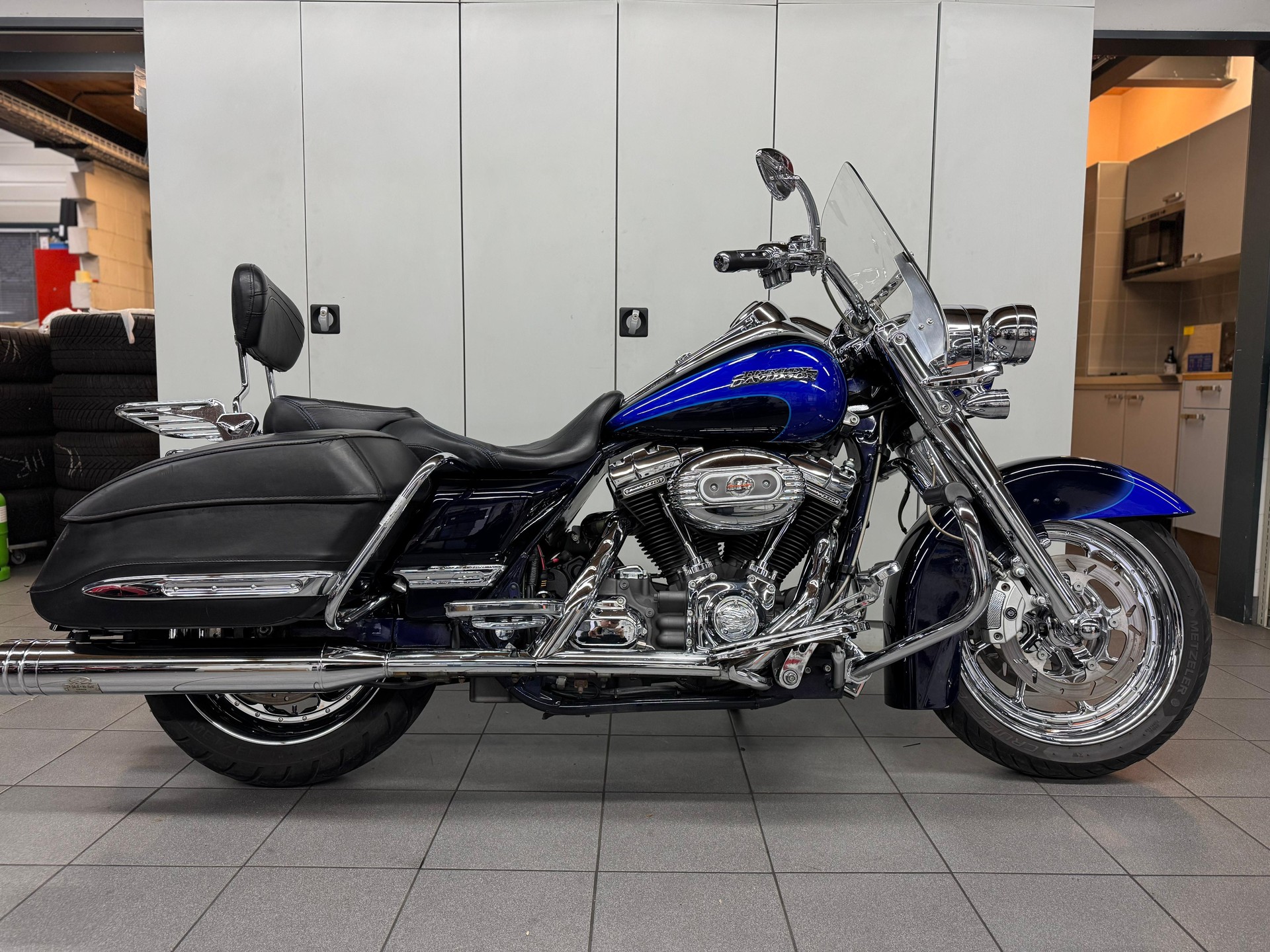 HARLEY-DAVIDSON FLHRSE4 Road King CVO Screamin Eagle ABS Anniv - 8