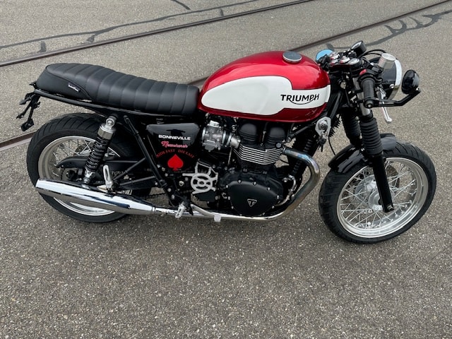 TRIUMPH Bonneville 900 i