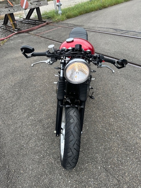 TRIUMPH Bonneville 900 i - 4