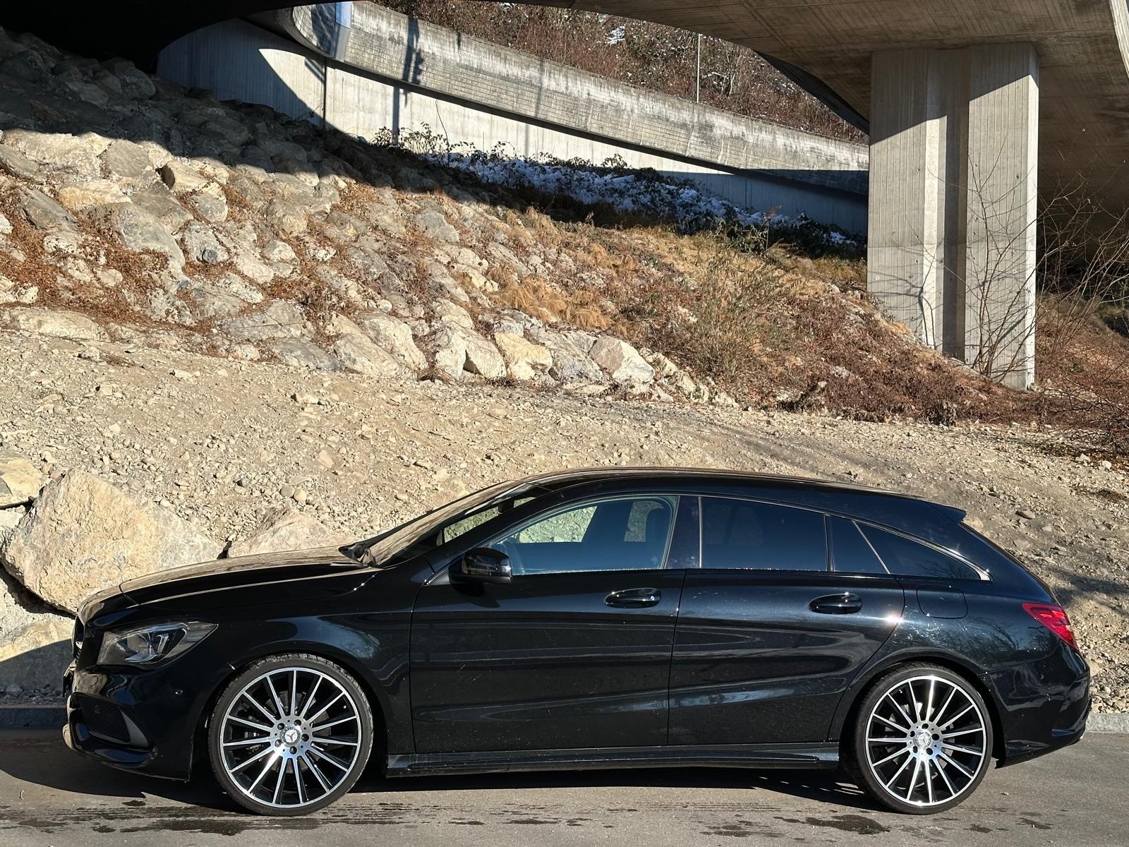 MERCEDES-BENZ CLA Shooting Brake 220 AMG Line 4Matic 7G-DCT - 3