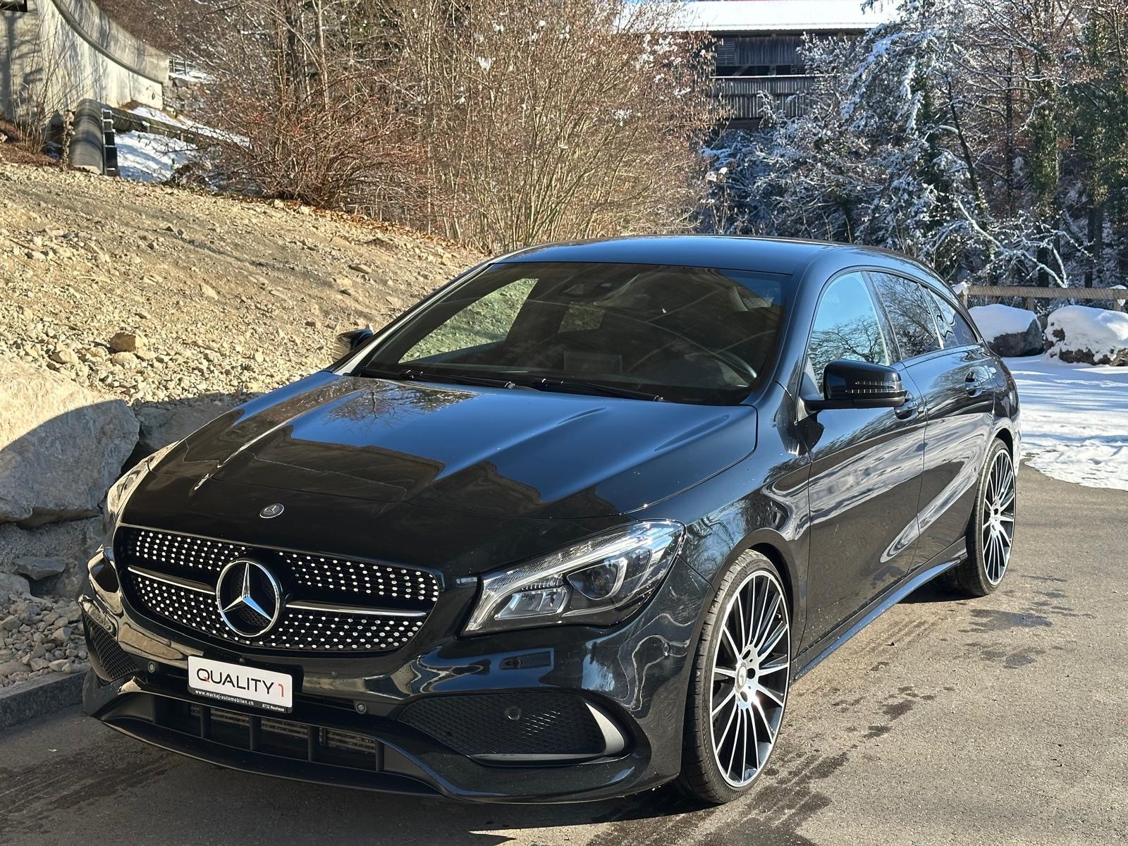 MERCEDES-BENZ CLA Shooting Brake 220 AMG Line 4Matic 7G-DCT