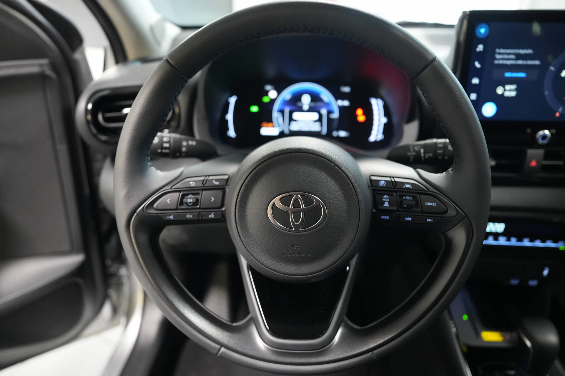 TOYOTA Yaris 1.5 VVT-i HSD Trend Plus - 9