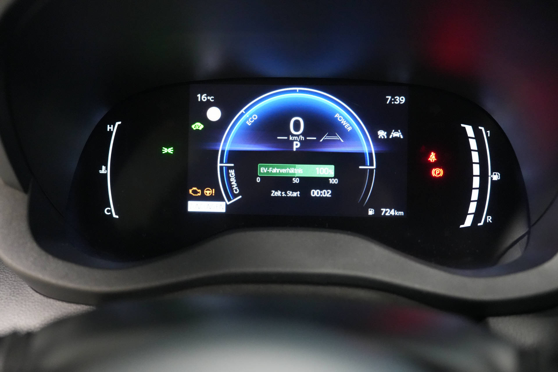 TOYOTA Yaris 1.5 VVT-i HSD Trend Plus - 10