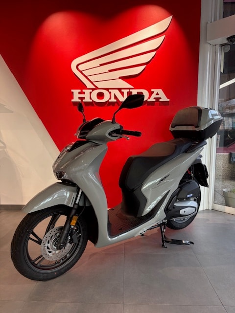 HONDA SH 125 + - 3