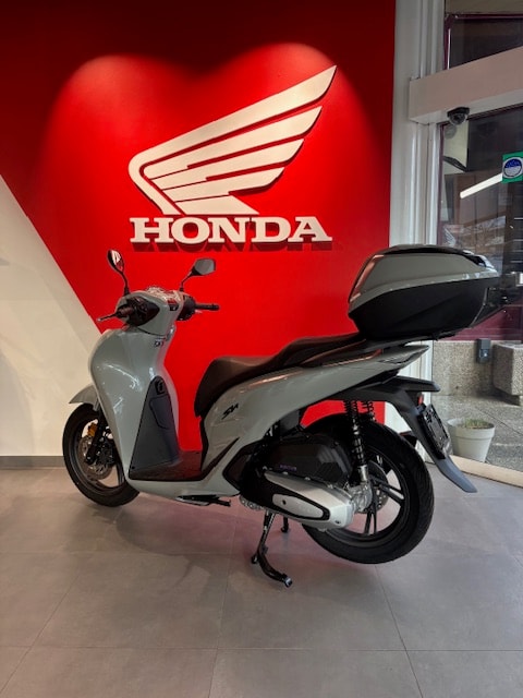 HONDA SH 125 + - 5