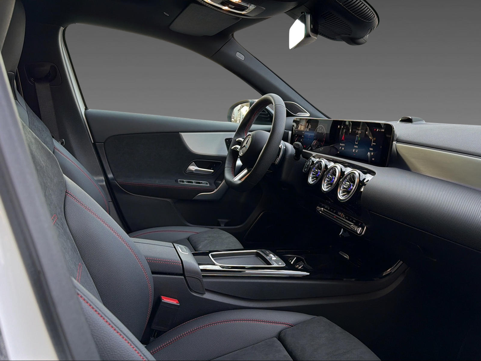 MERCEDES-BENZ A 250 4Matic - 11