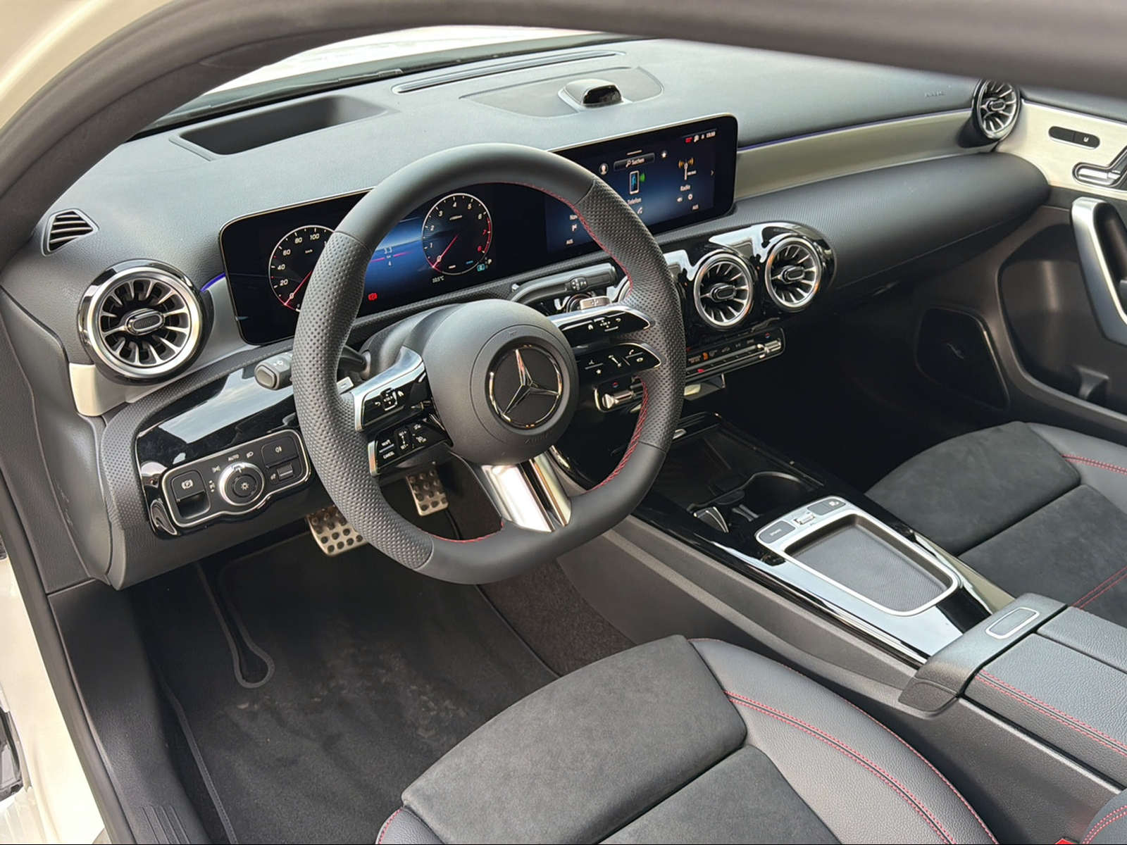 MERCEDES-BENZ A 250 4Matic - 8