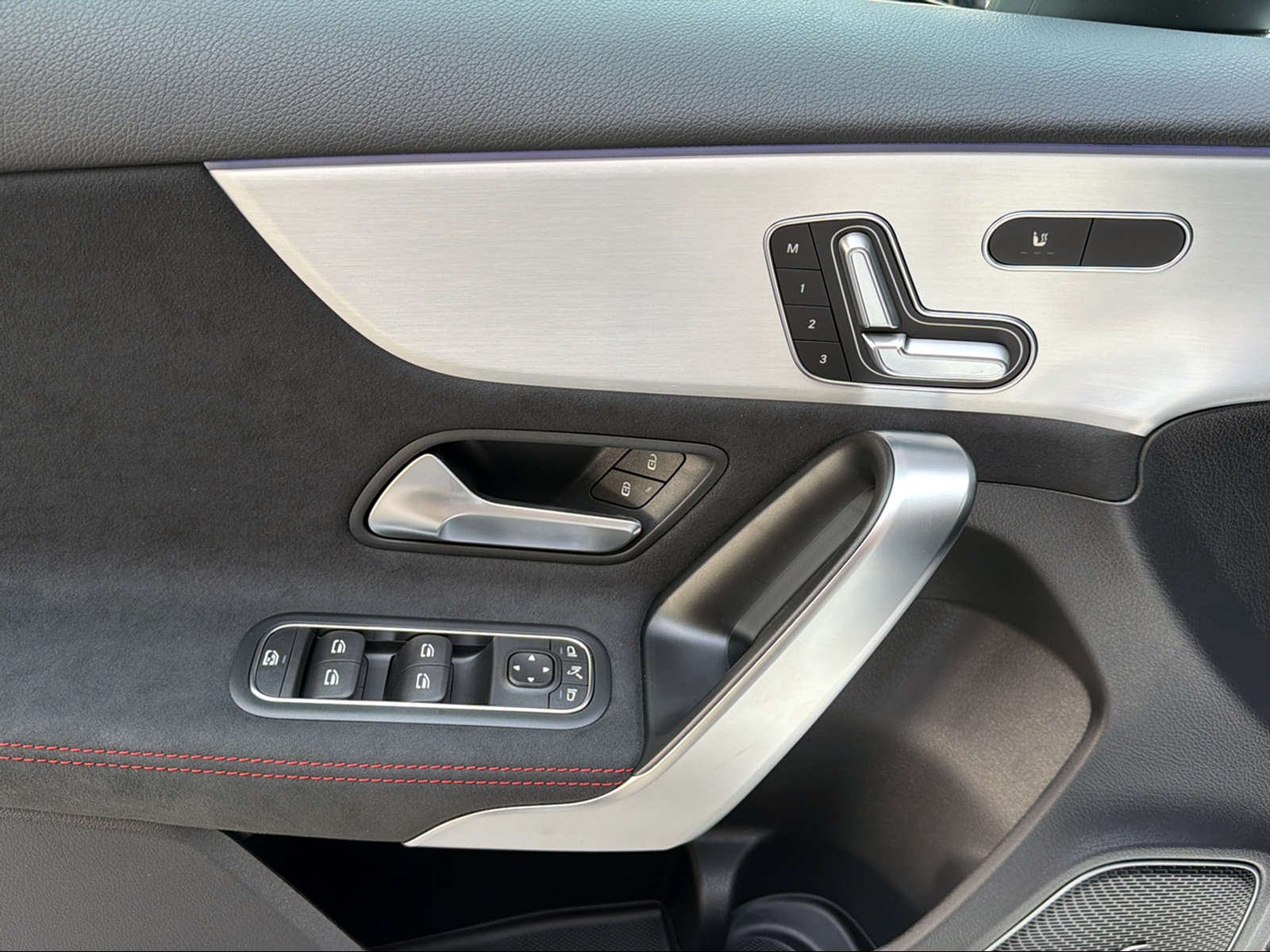 MERCEDES-BENZ A 250 4Matic - 13