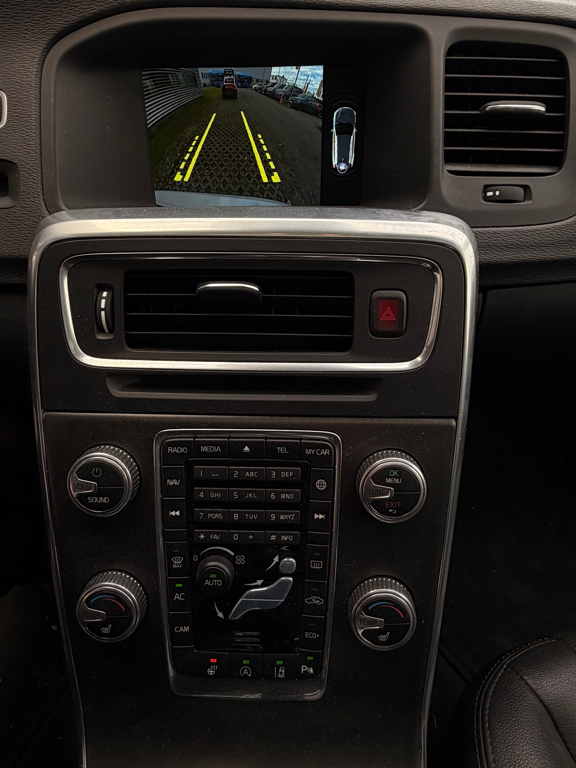 VOLVO V60 D4 Summum Geartronic - 13