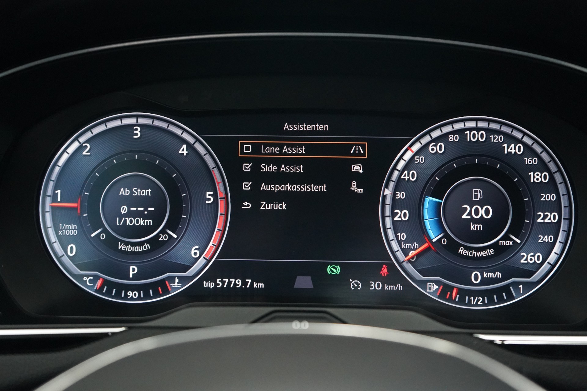 VW Passat Variant 2.0 TDI BMT High. DSG 4Motion - 17