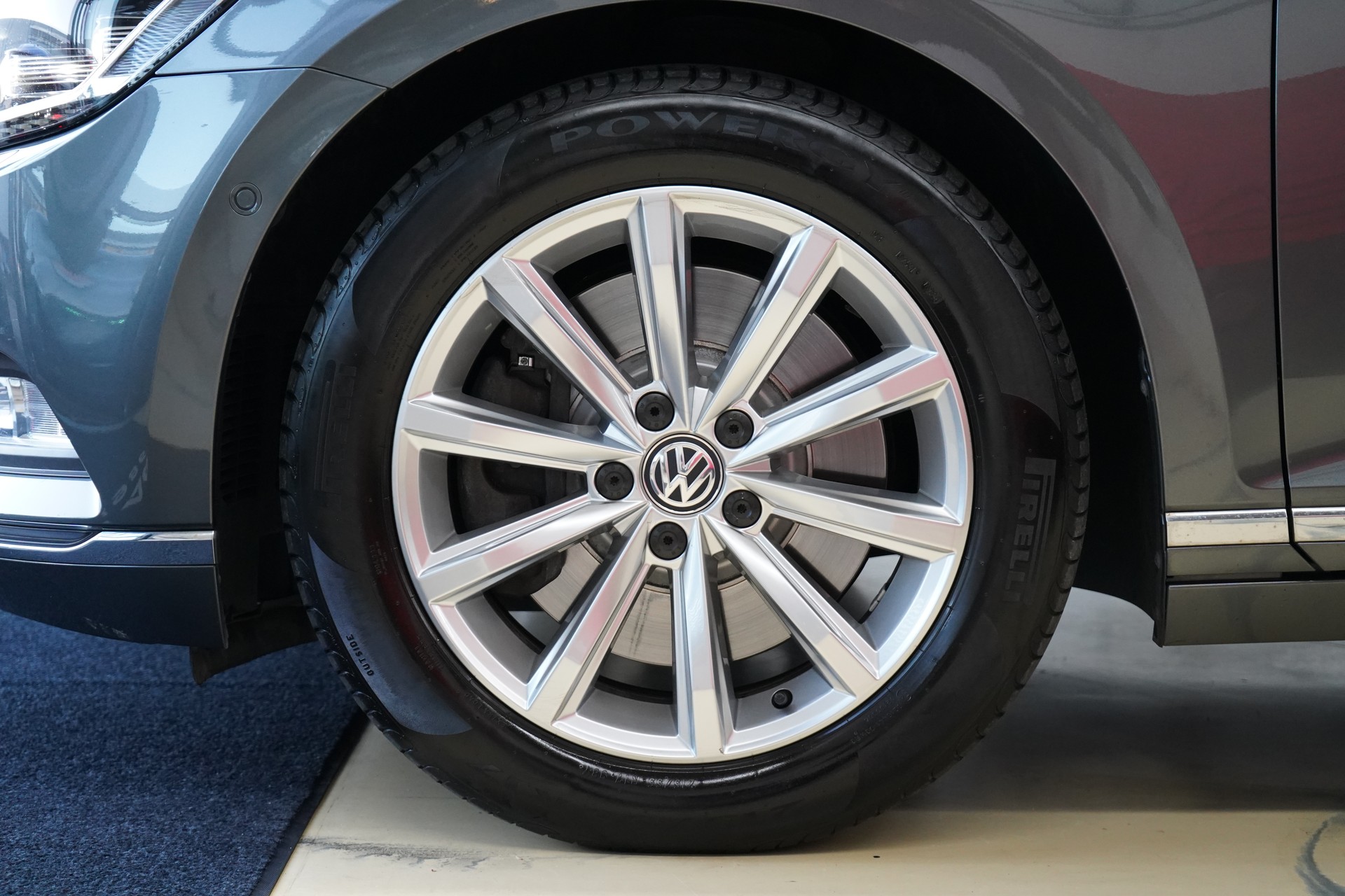 VW Passat Variant 2.0 TDI BMT High. DSG 4Motion - 11