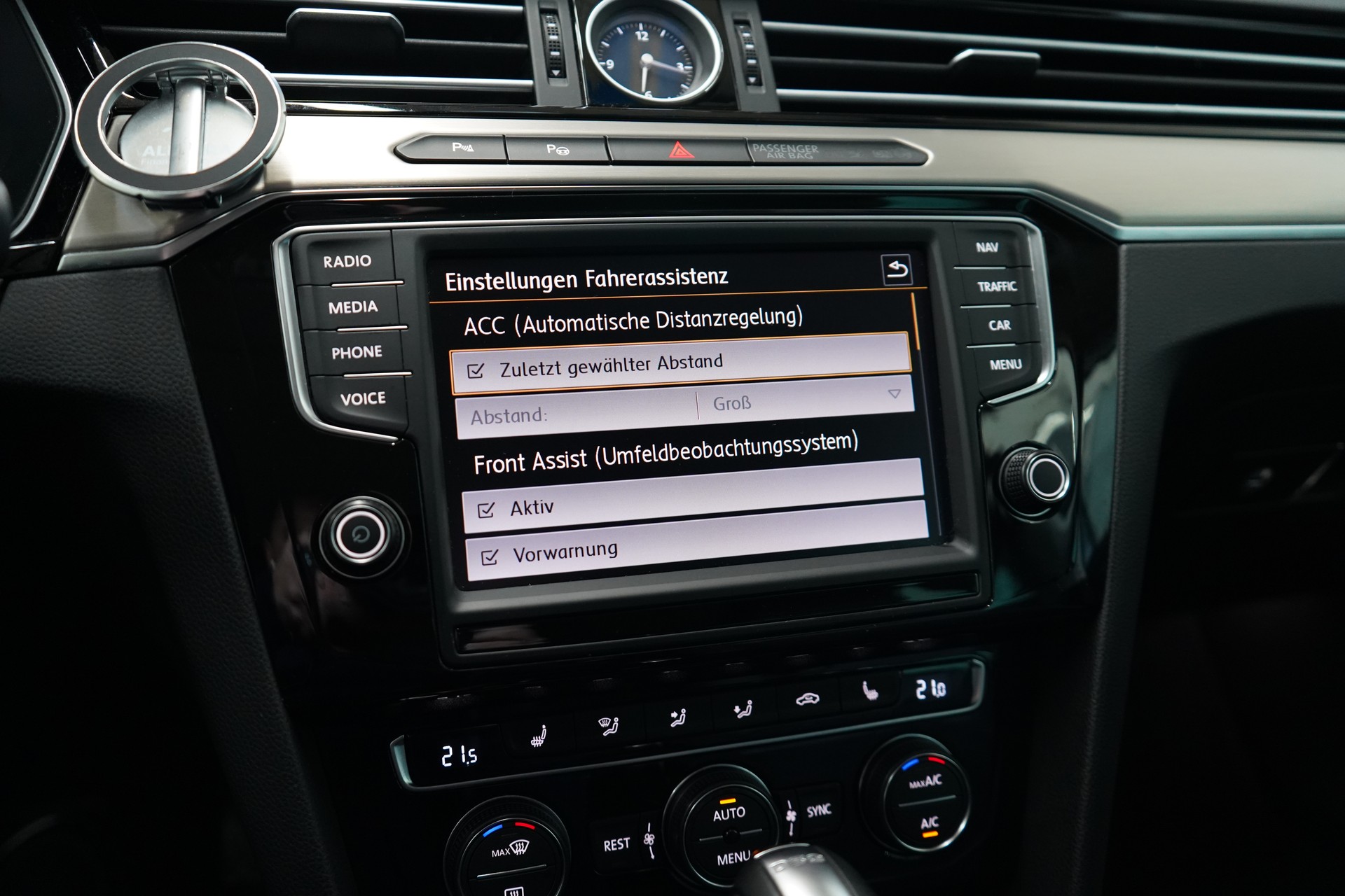 VW Passat Variant 2.0 TDI BMT High. DSG 4Motion - 20