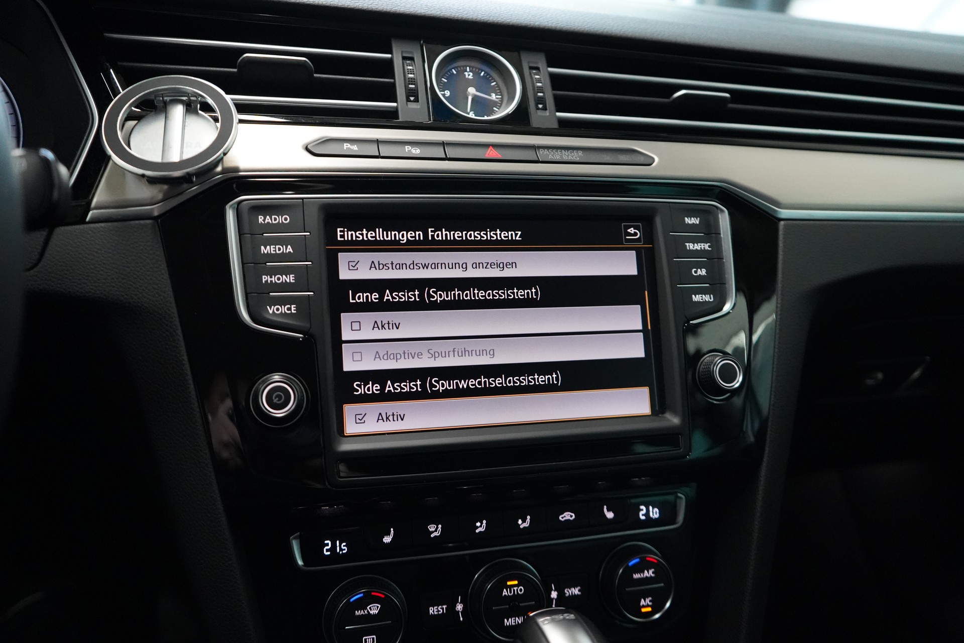 VW Passat Variant 2.0 TDI BMT High. DSG 4Motion - 21