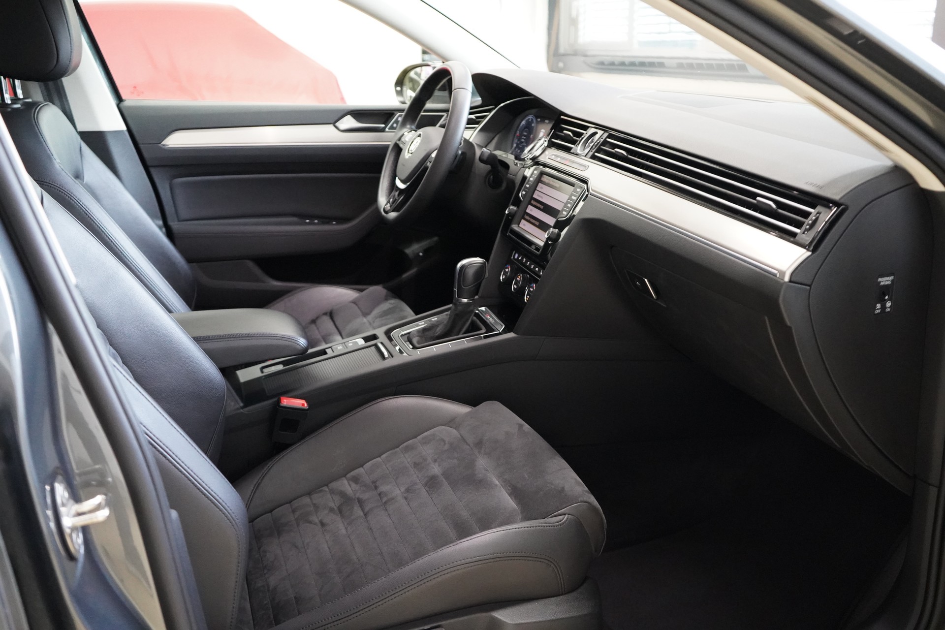 VW Passat Variant 2.0 TDI BMT High. DSG 4Motion - 27