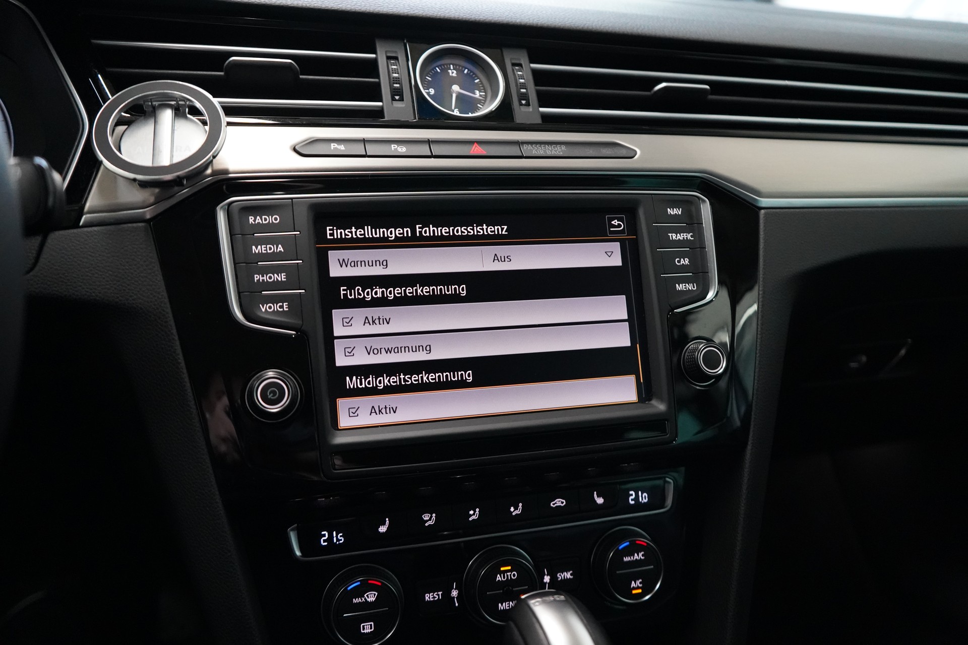 VW Passat Variant 2.0 TDI BMT High. DSG 4Motion - 22