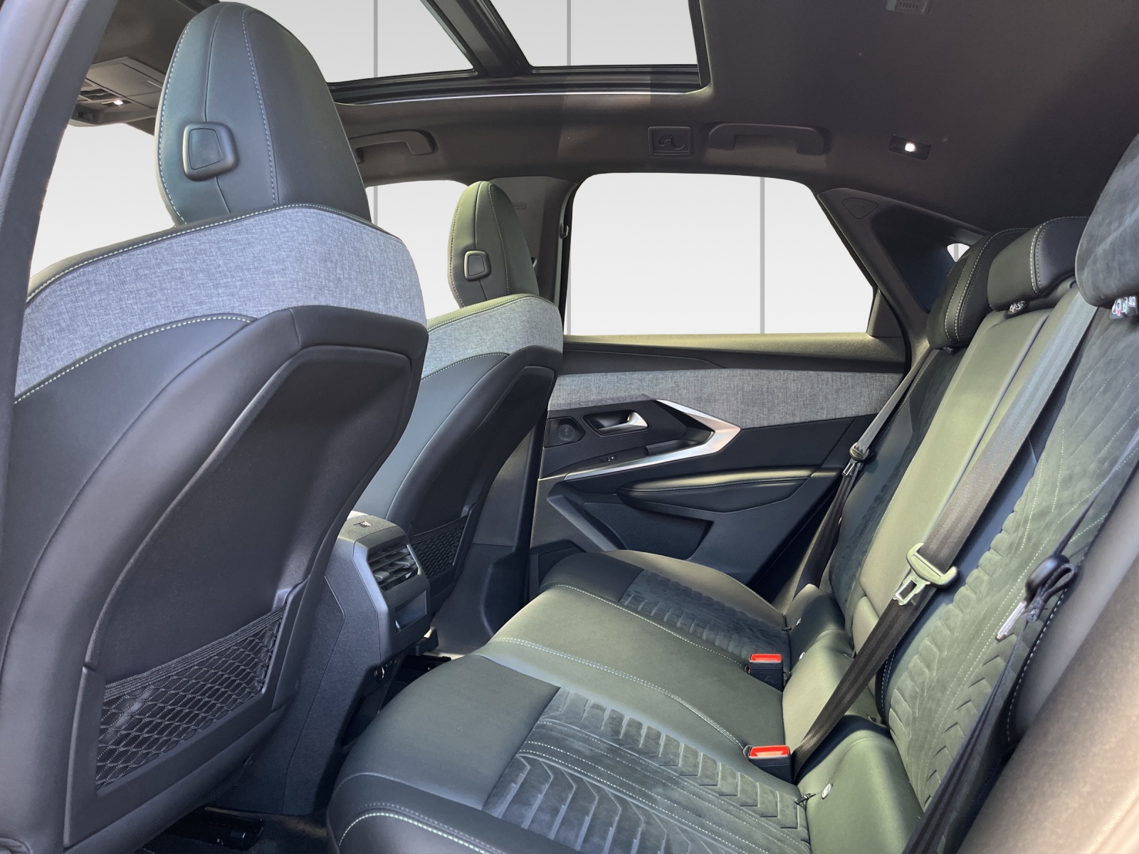 PEUGEOT 3008 145 e-DCS6 Hybrid GT - 10