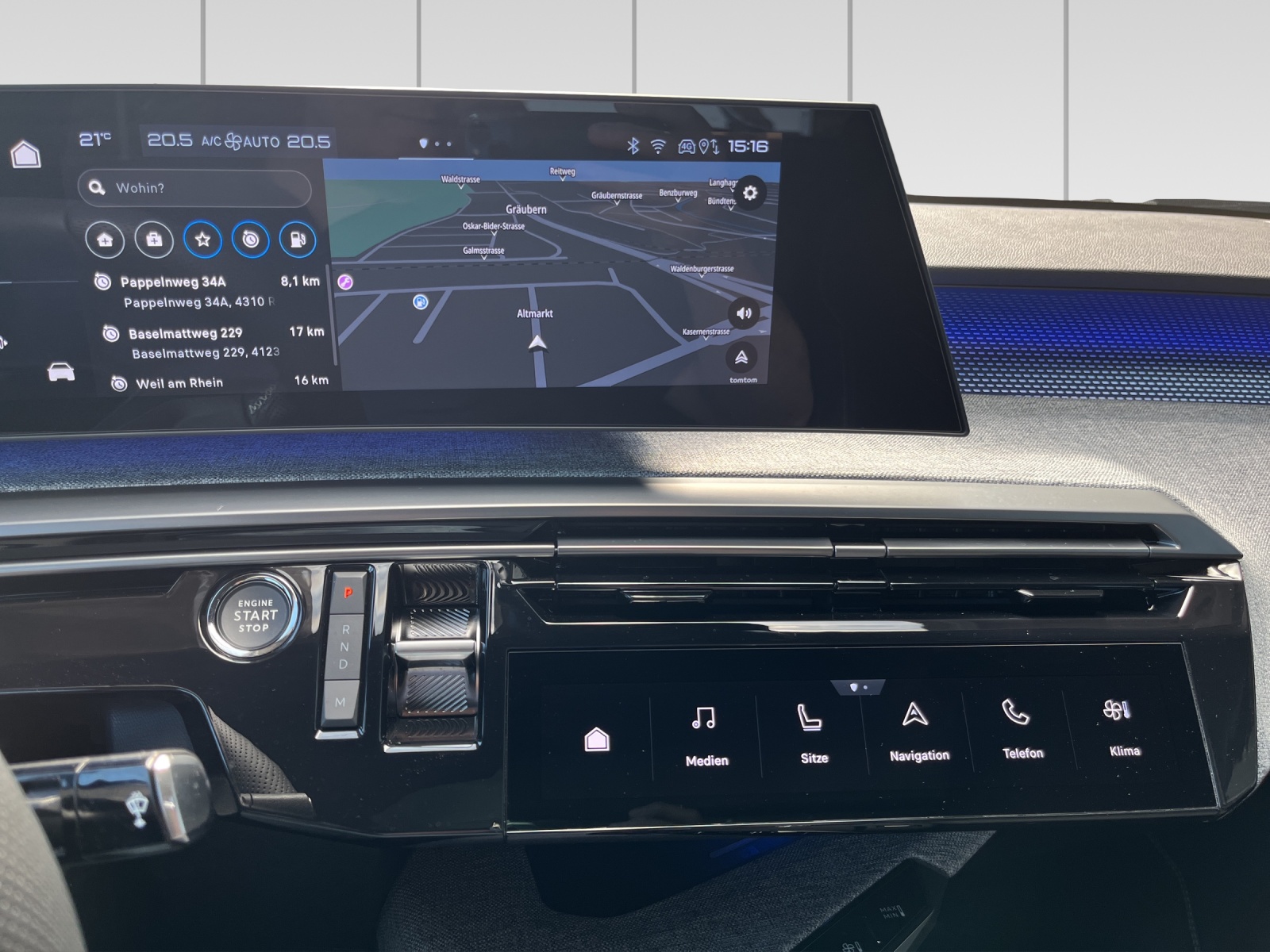 PEUGEOT 3008 145 e-DCS6 Hybrid GT - 12