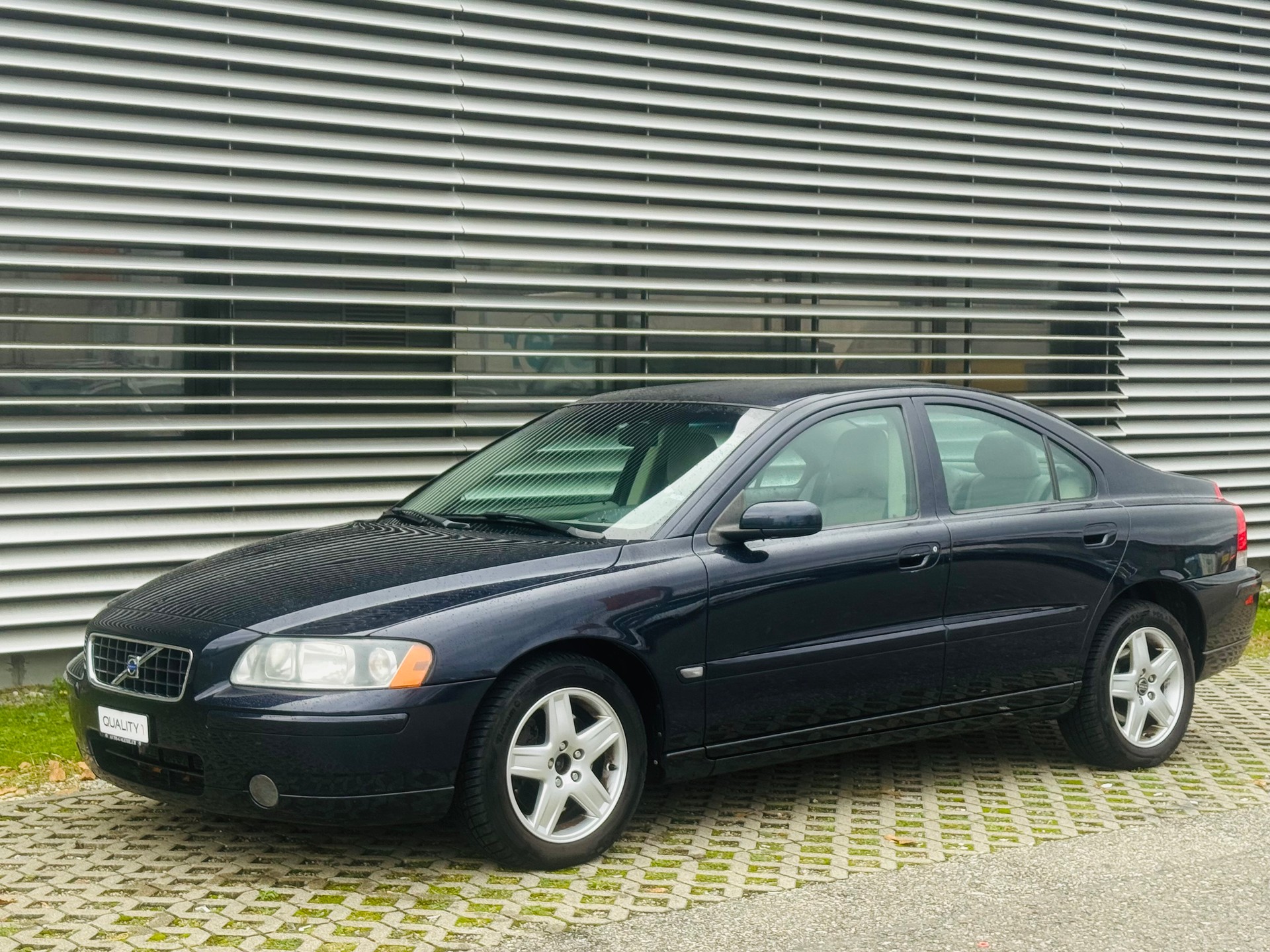 VOLVO S60 2.5T AWD Momentum - 2
