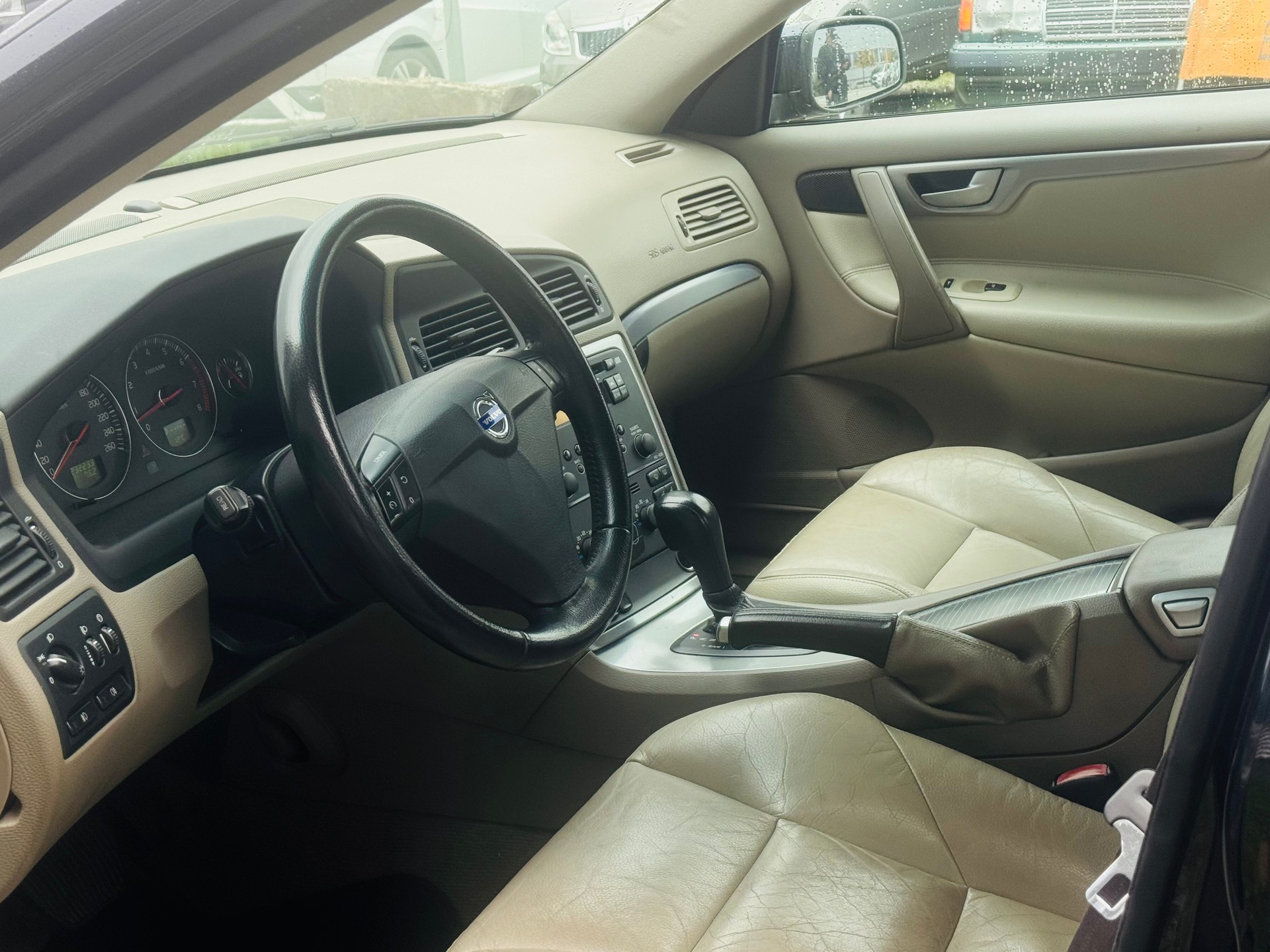 VOLVO S60 2.5T AWD Momentum - 9