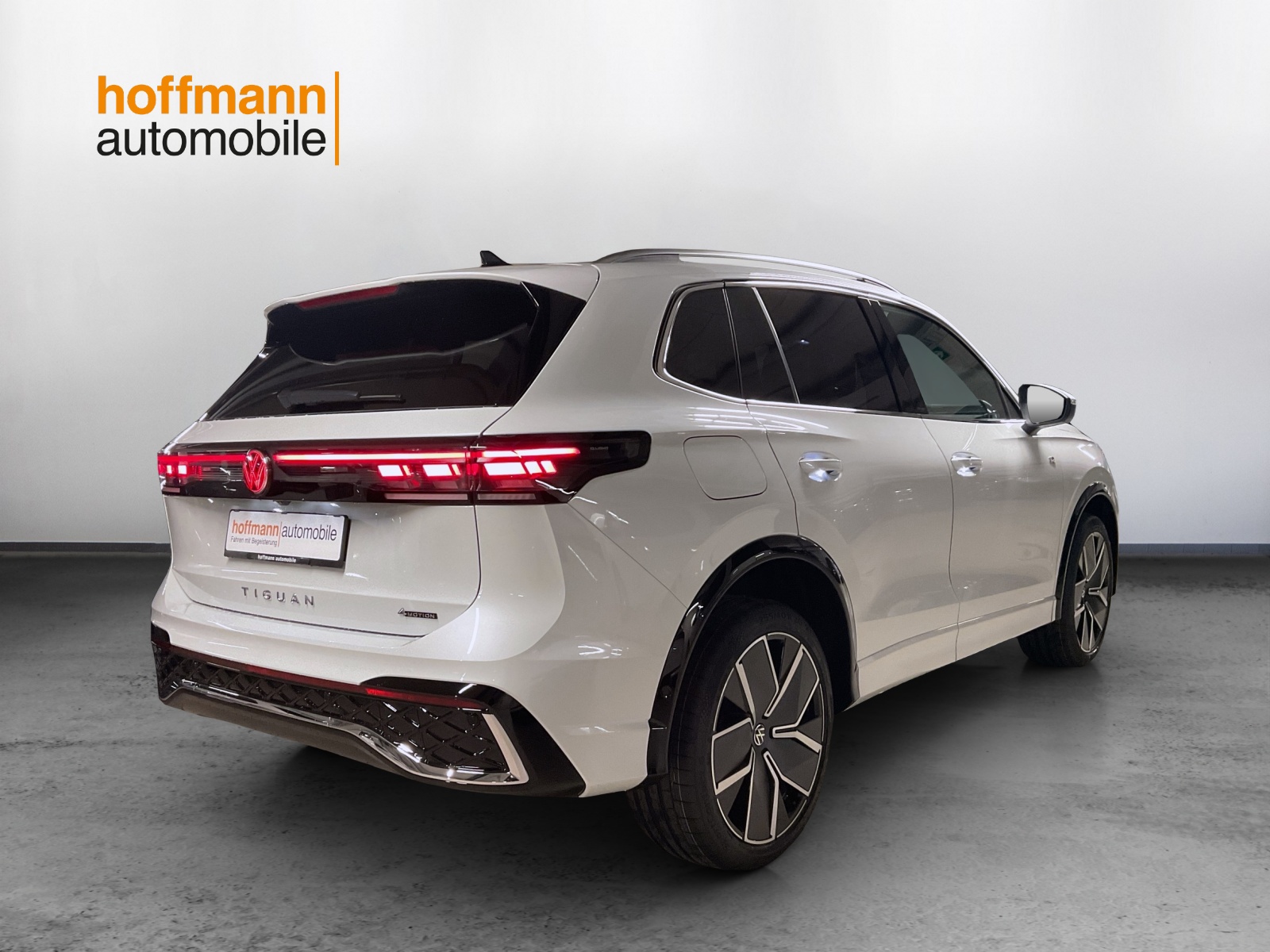 VW Tiguan 2.0 TSI DSG R-Line United 4Motion - 4