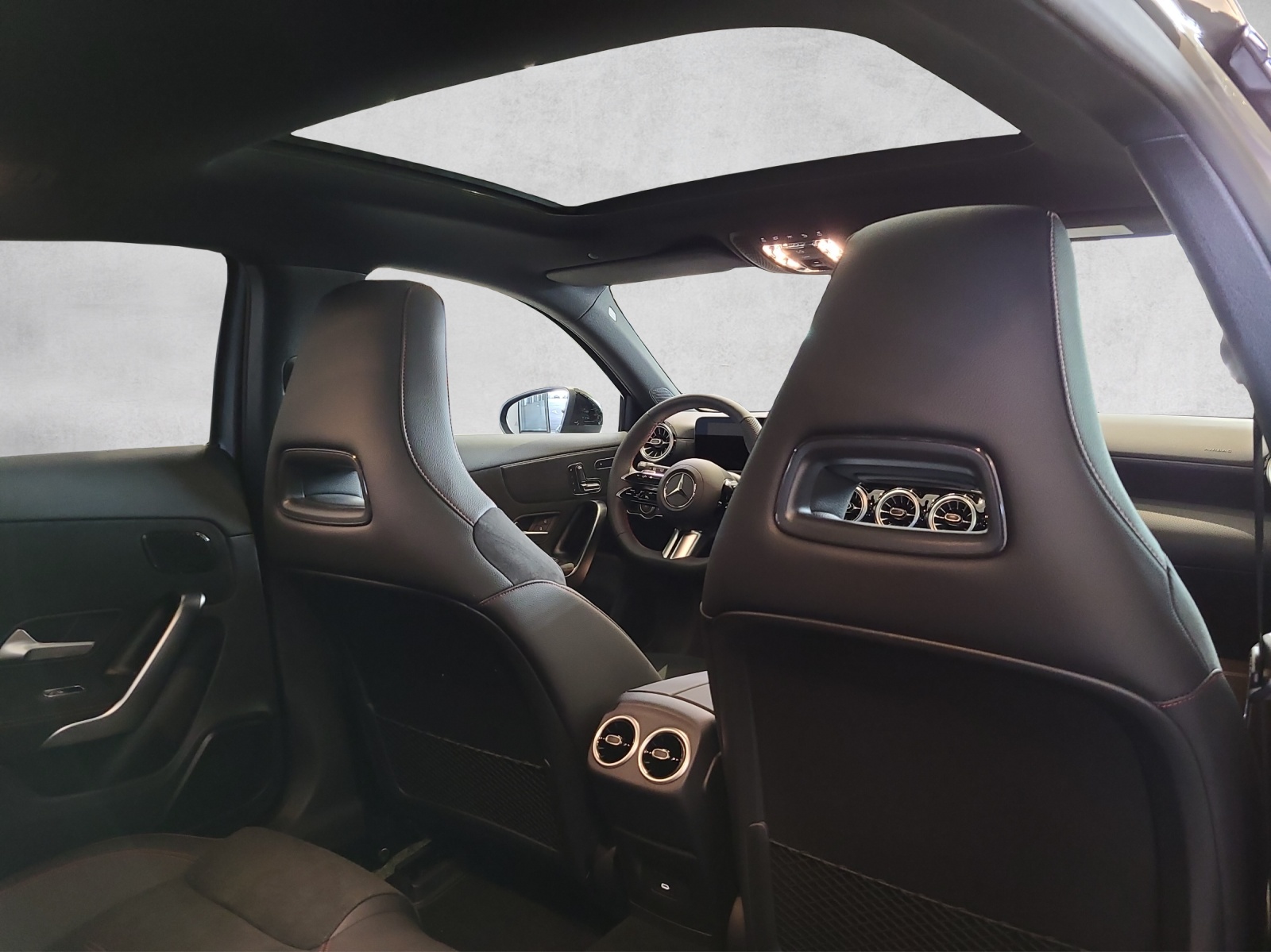 MERCEDES-BENZ A 200 Night Star 7G-DCT - 15