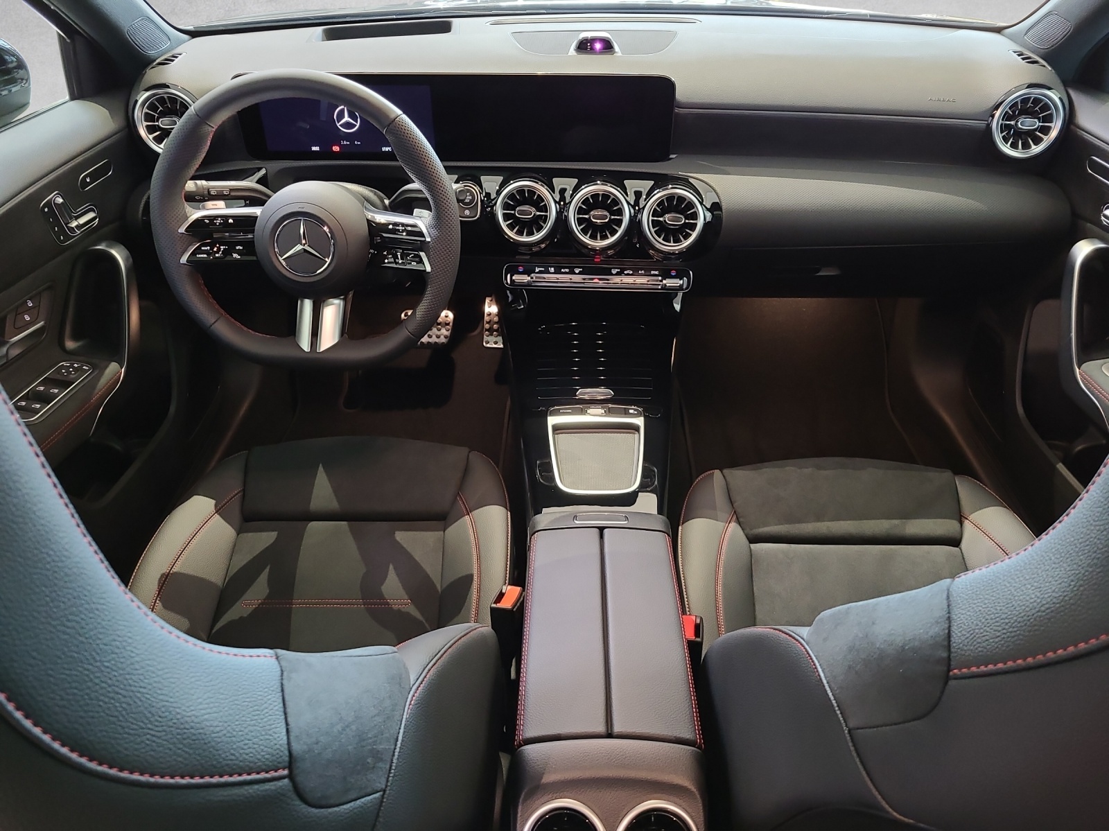 MERCEDES-BENZ A 200 Night Star 7G-DCT - 12