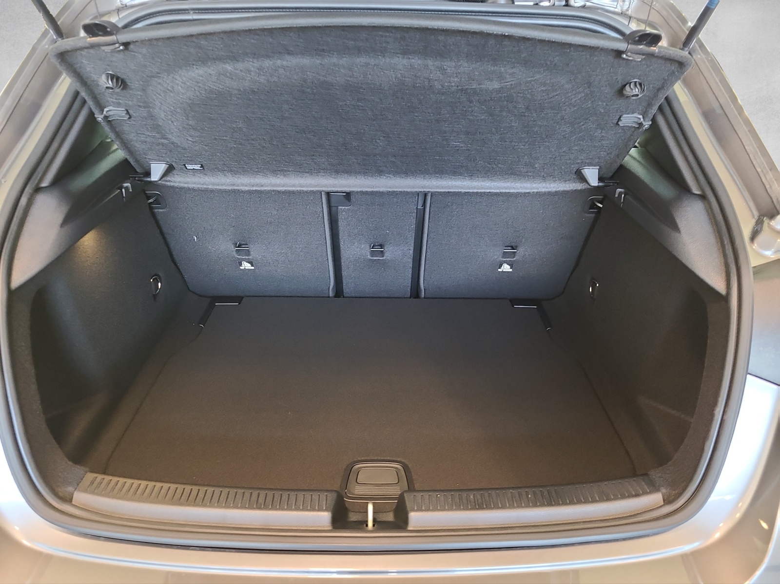 MERCEDES-BENZ A 200 Night Star 7G-DCT - 14