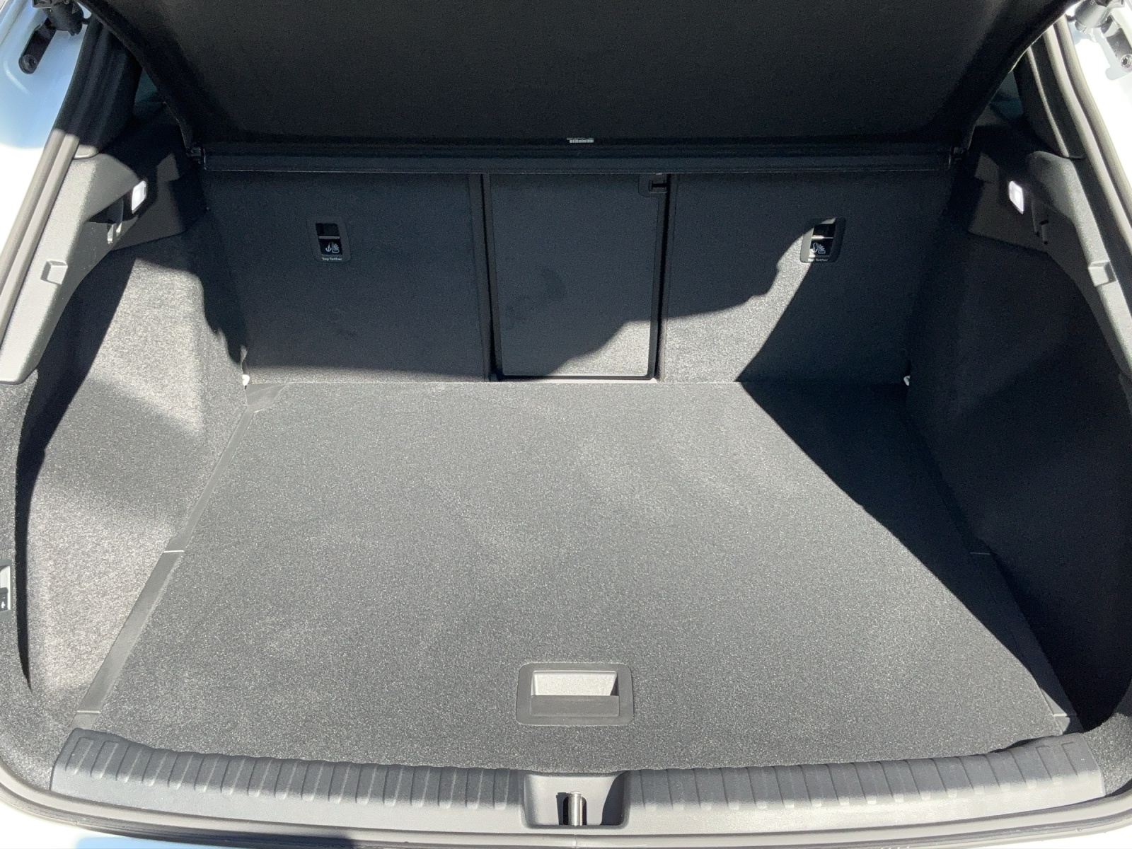 AUDI Q4 e-tron 45 Edition Swiss Ski quattro - 12