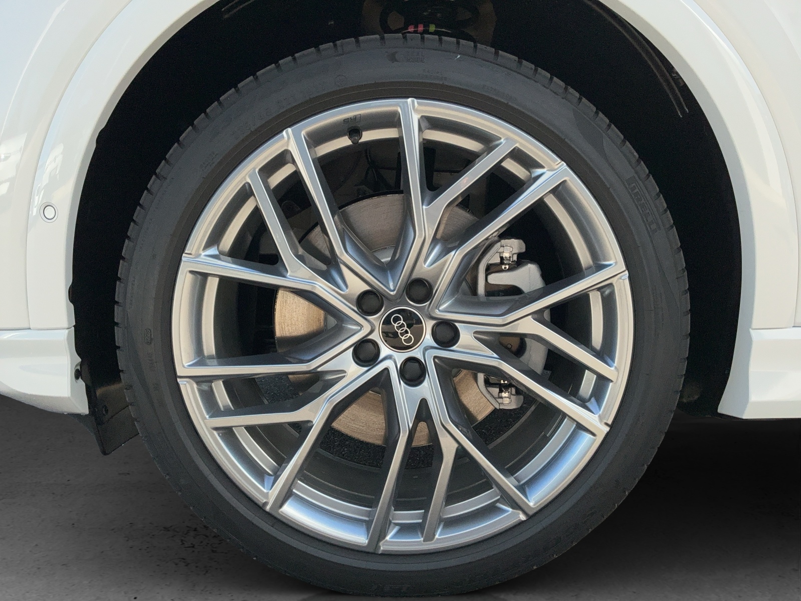 AUDI Q4 e-tron 45 Edition Swiss Ski quattro - 13