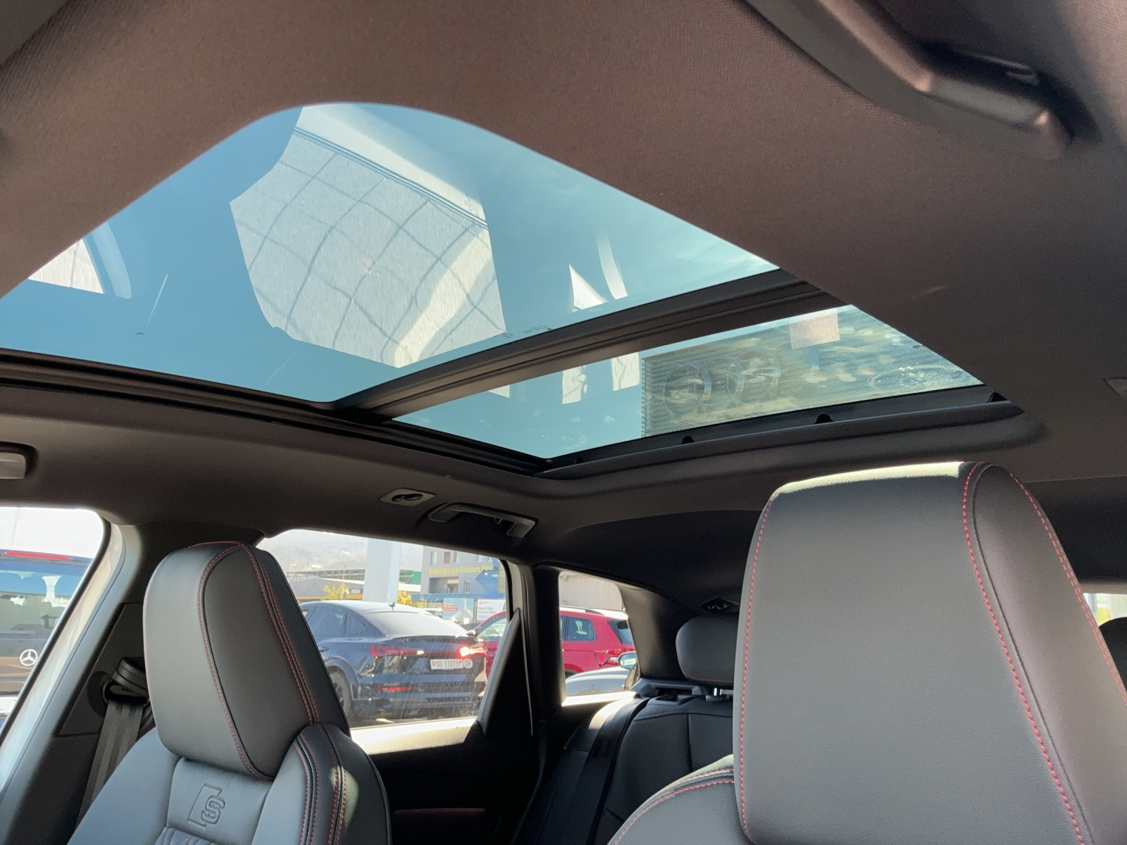 AUDI Q4 e-tron 45 Edition Swiss Ski quattro - 15