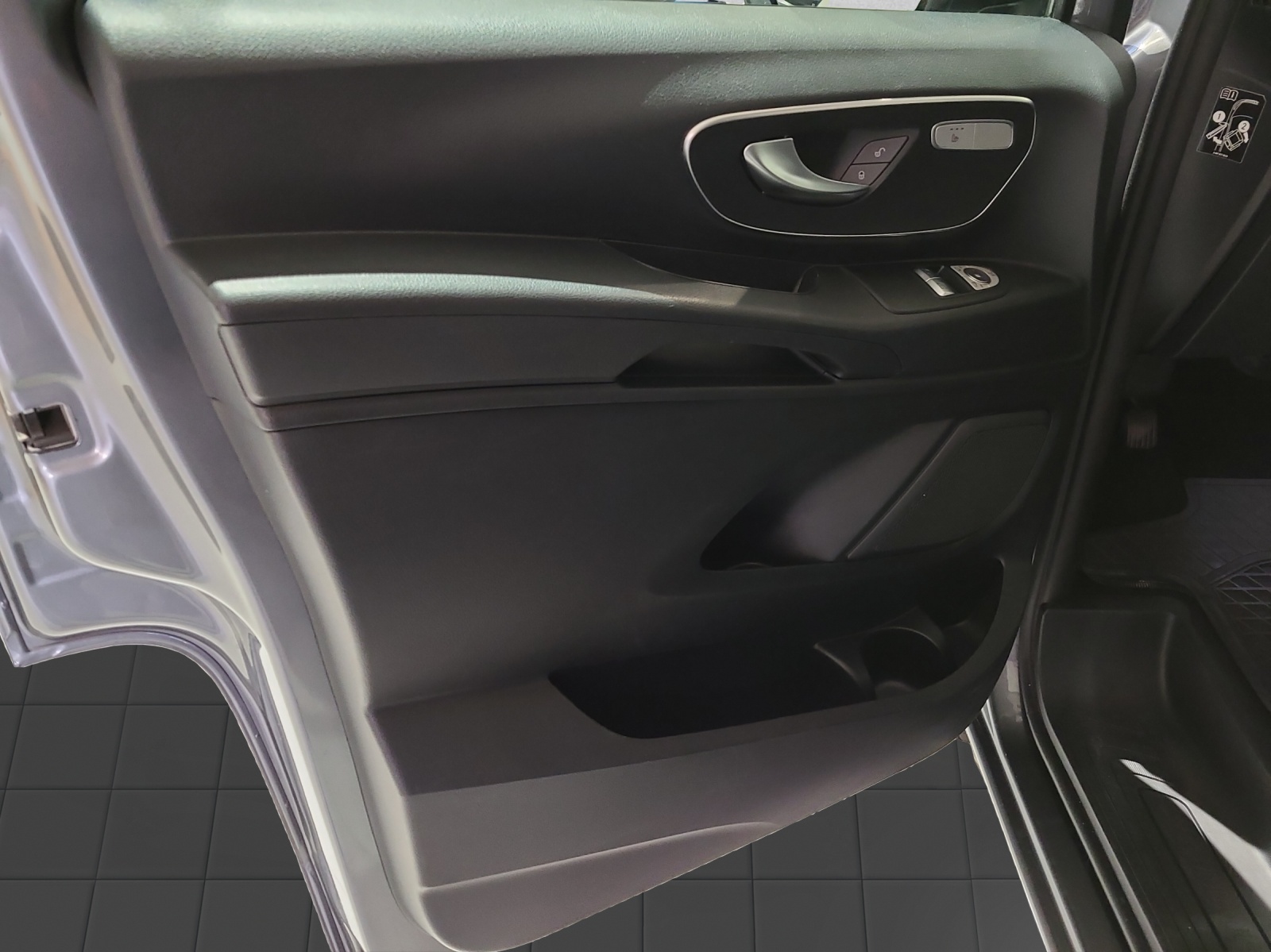 MERCEDES-BENZ Vito 116 CDI Lang Select Tourer 4Matic 9G-Tronic - 9