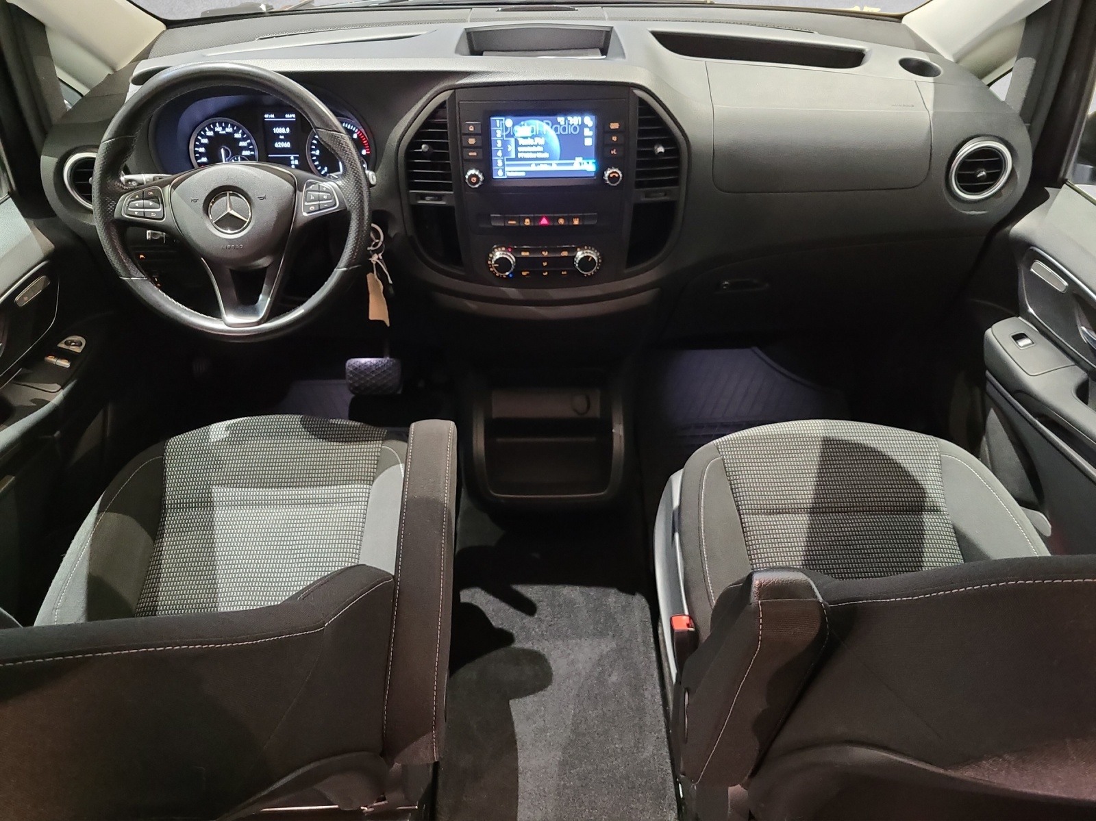 MERCEDES-BENZ Vito 116 CDI Lang Select Tourer 4Matic 9G-Tronic - 12